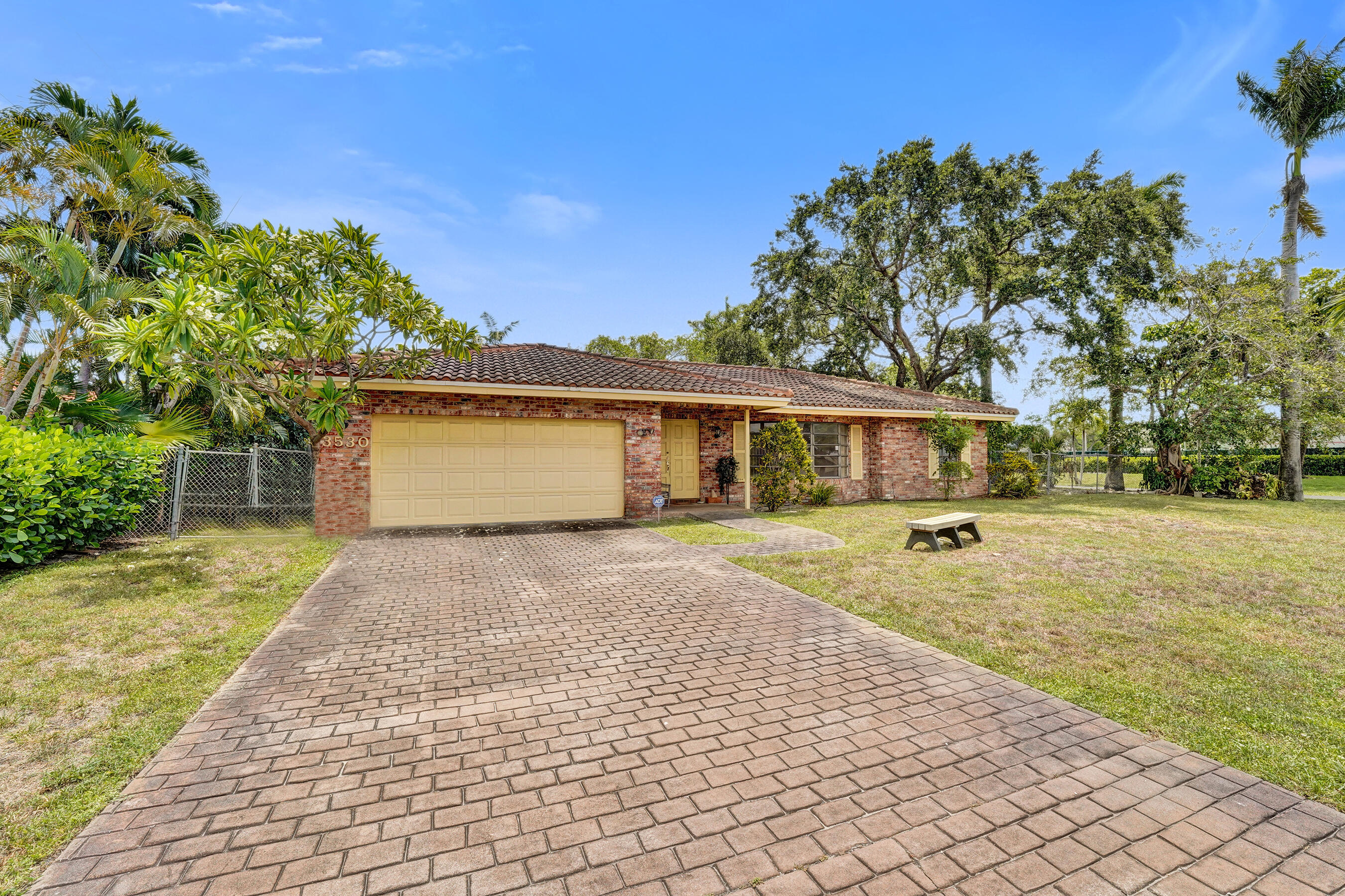 CORAL RIDGE COUNTRY CLUB - Residential