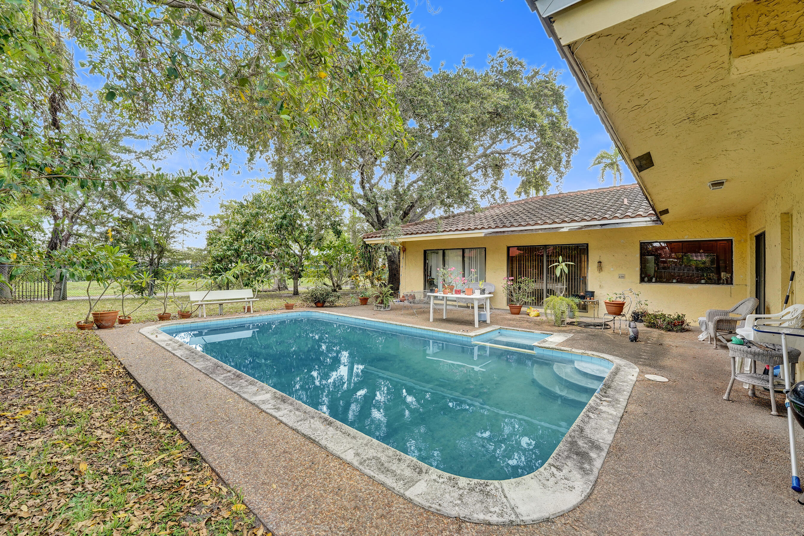 CORAL RIDGE COUNTRY CLUB - Residential