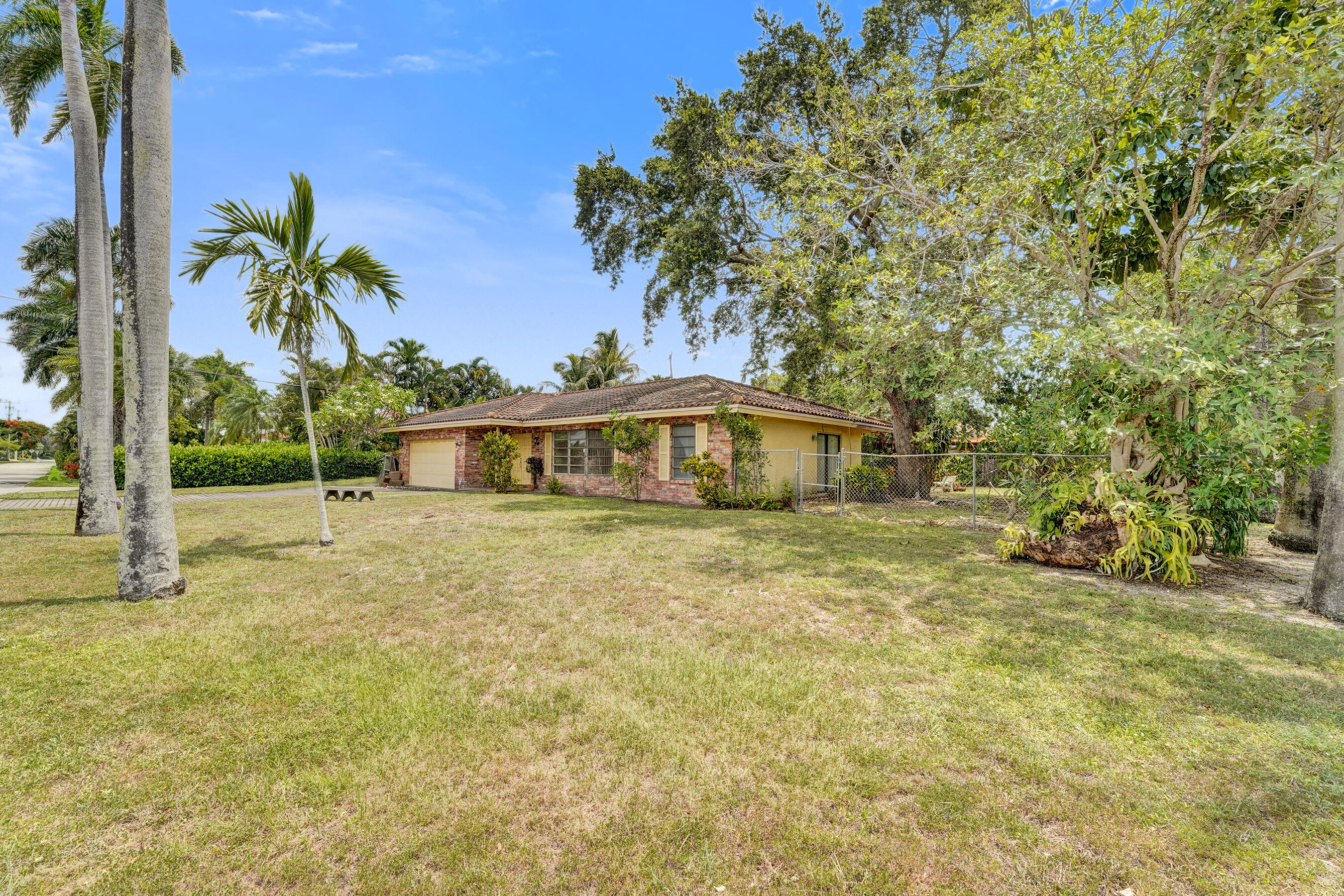 CORAL RIDGE COUNTRY CLUB - Residential