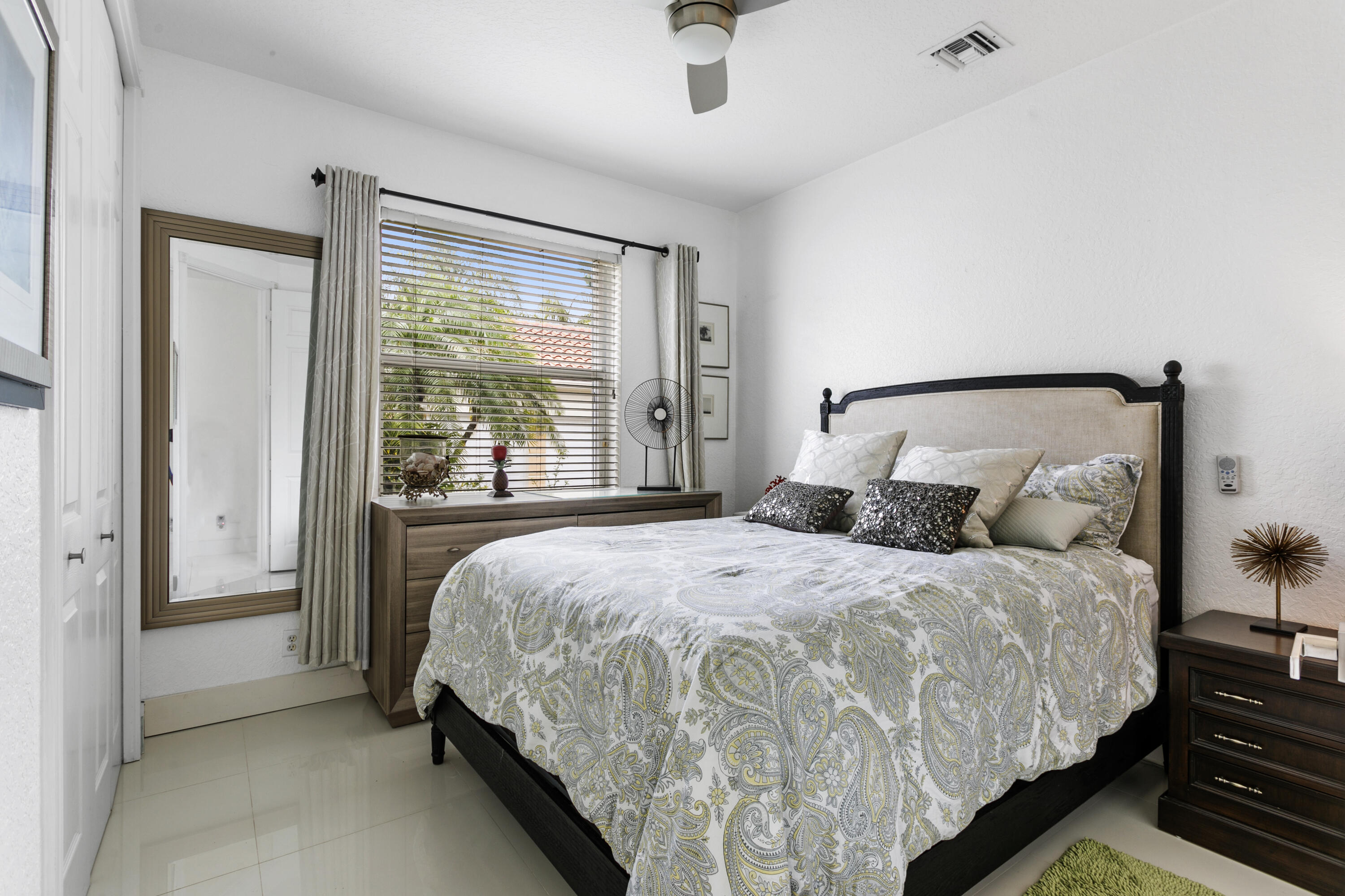 IRONHORSE PAR C - Residential Lease