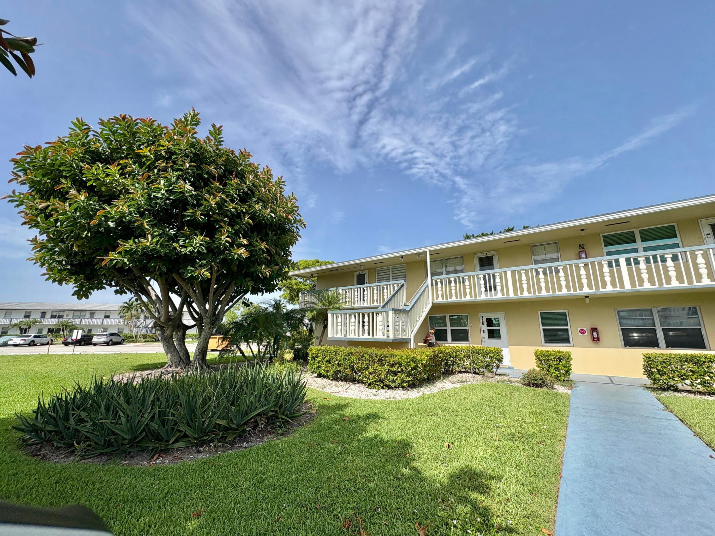 CENTURY VILLAGE / CHATHAM CONDOS - Residential