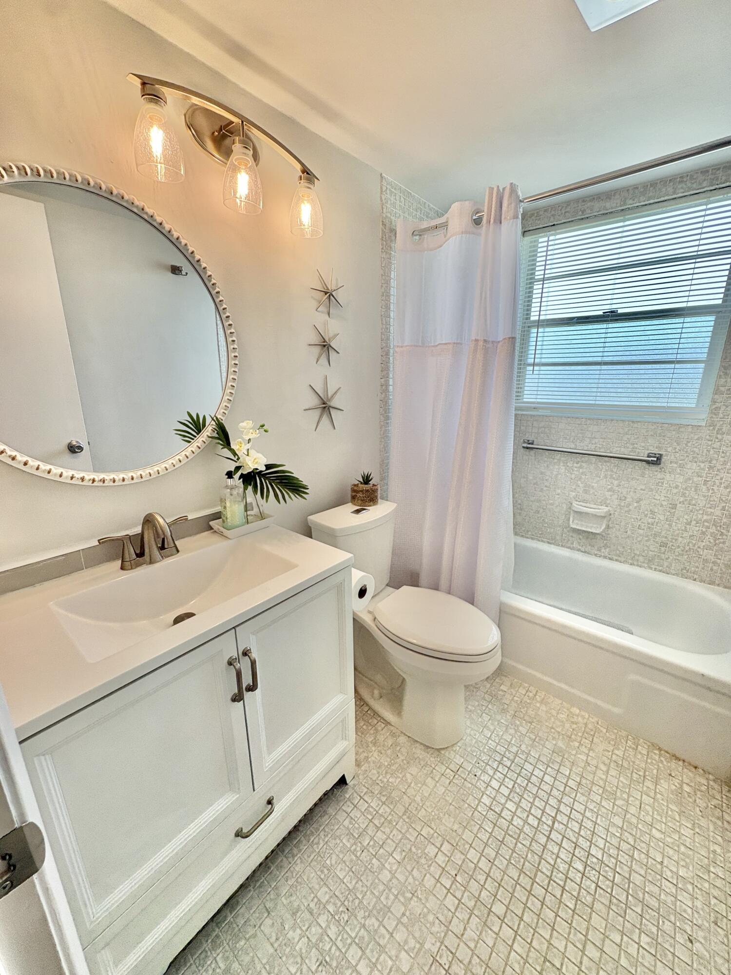 CENTURY VILLAGE / CHATHAM CONDOS - Residential