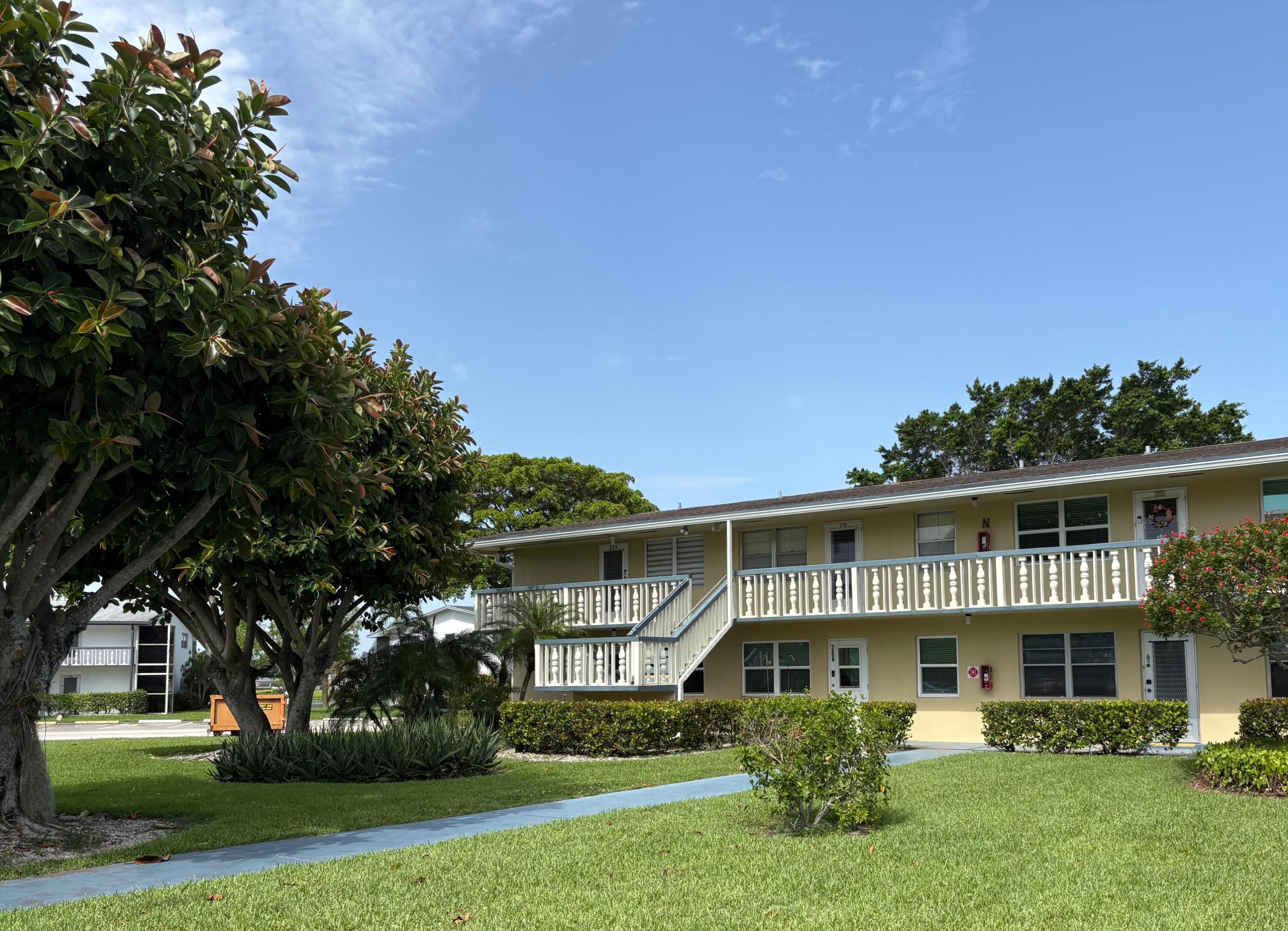 CENTURY VILLAGE / CHATHAM CONDOS - Residential