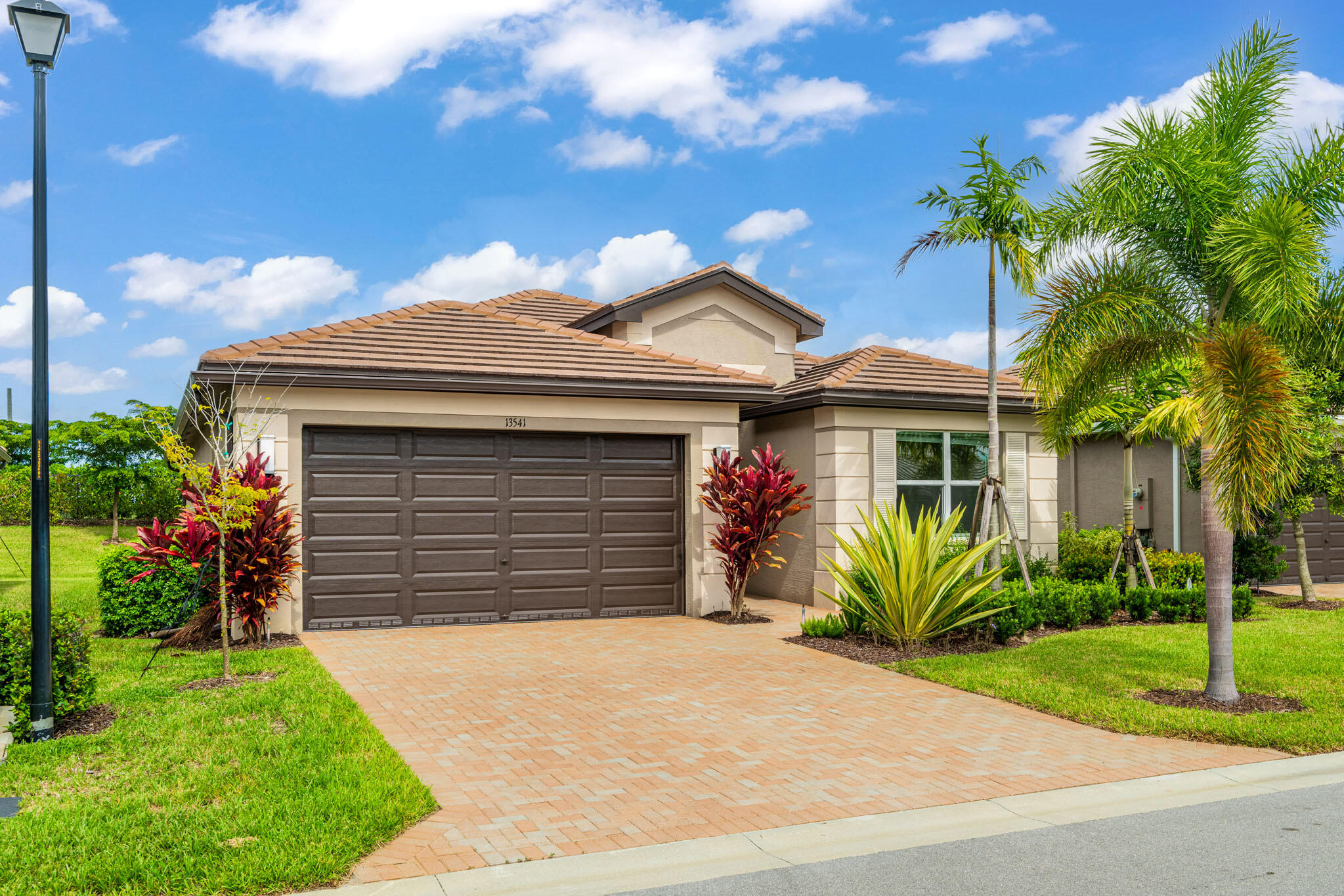 RIVERLAND PARCEL C - PLAT TEN REPLAT - Residential