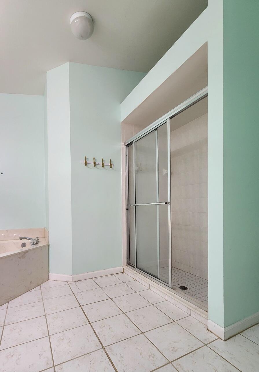 NORTH PALM BEACH HEIGHTS - Residential Lease