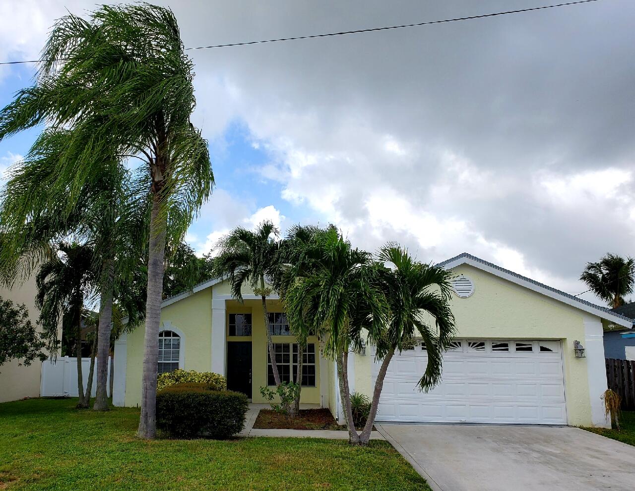This 3B/2B single family house offers: 1) excellent location, 2) nice open floor layout, 3) two year-old AC, 4) spacious master bathroom, 5) every room having a ceiling fan, 6) fenced backyard with a metal shed.
