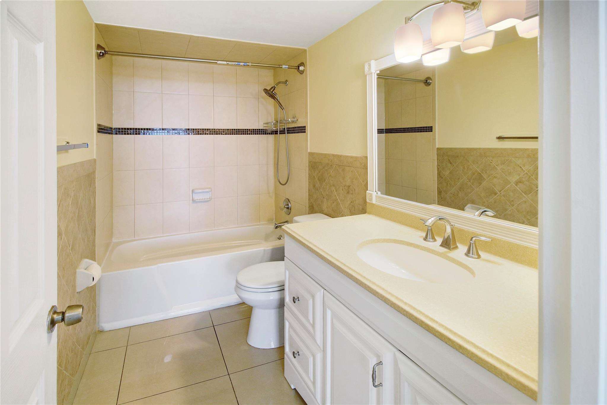 OLYMPUS CONDO PHASE - Residential