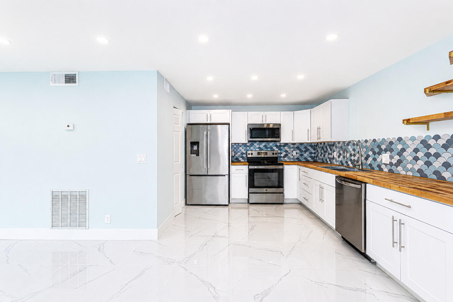 PINE RIDGE SOUTH III COND - Residential