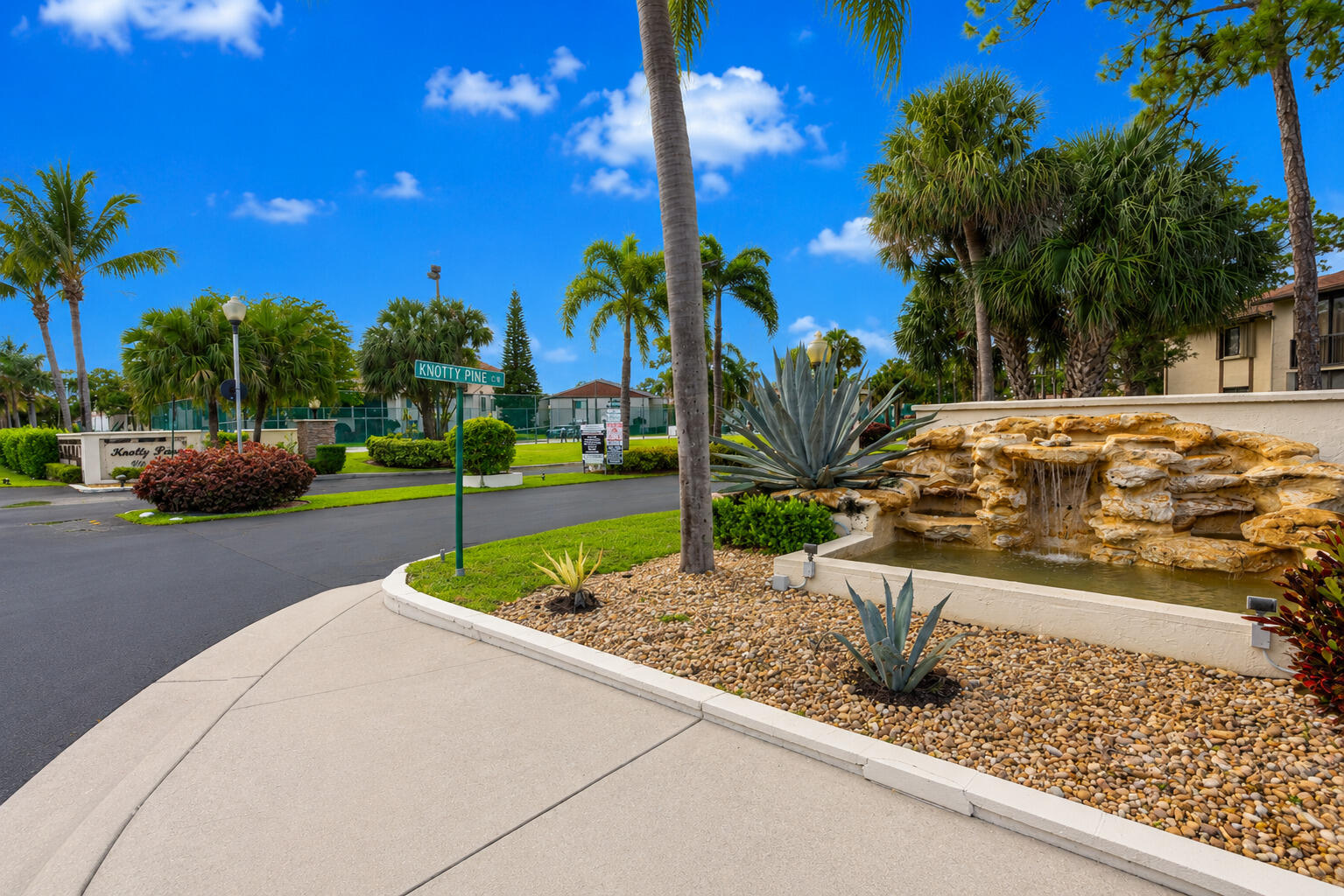PINE RIDGE SOUTH III COND - Residential