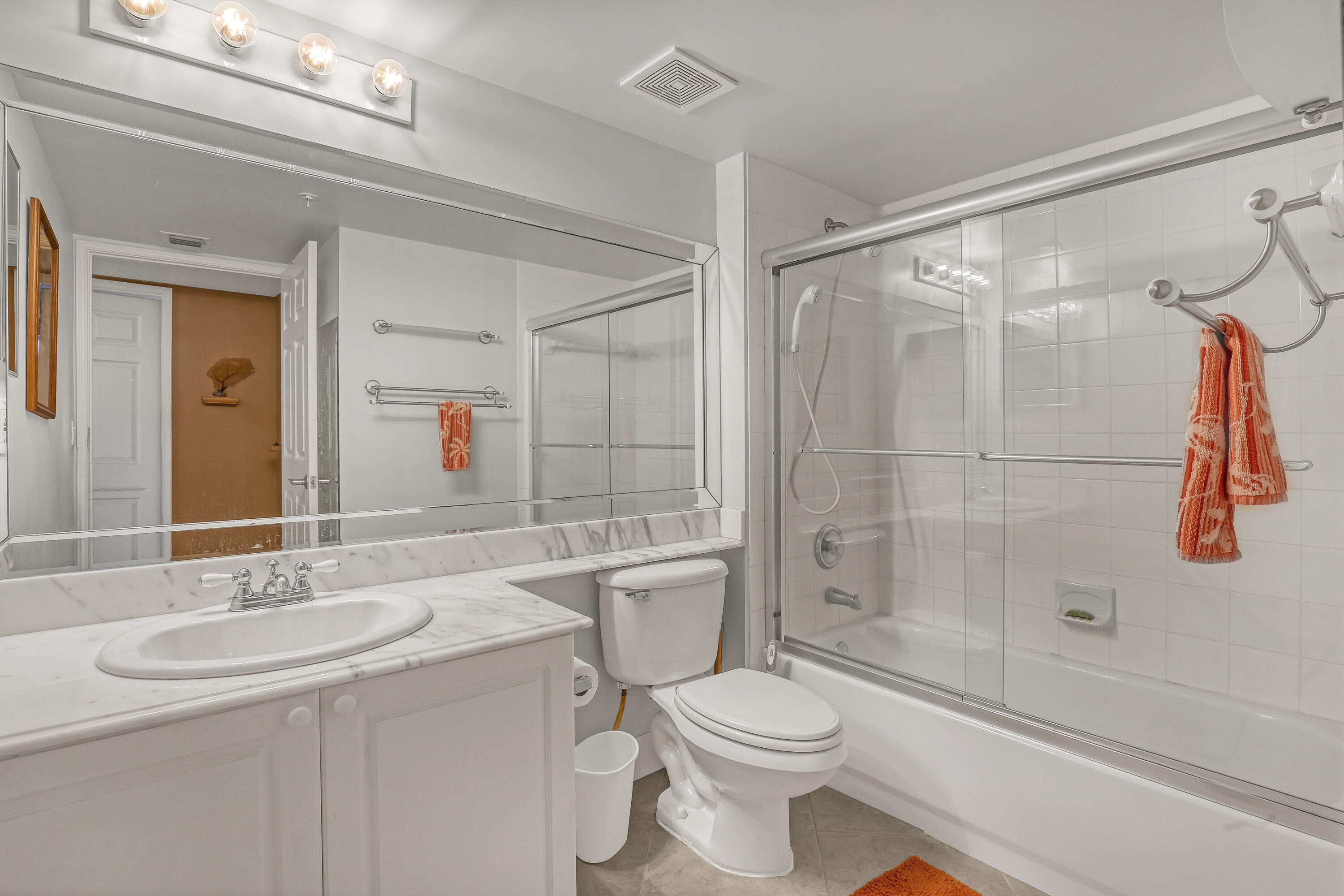 LIGHTHOUSE COVE AT TEQUESTA CONDO - Residential