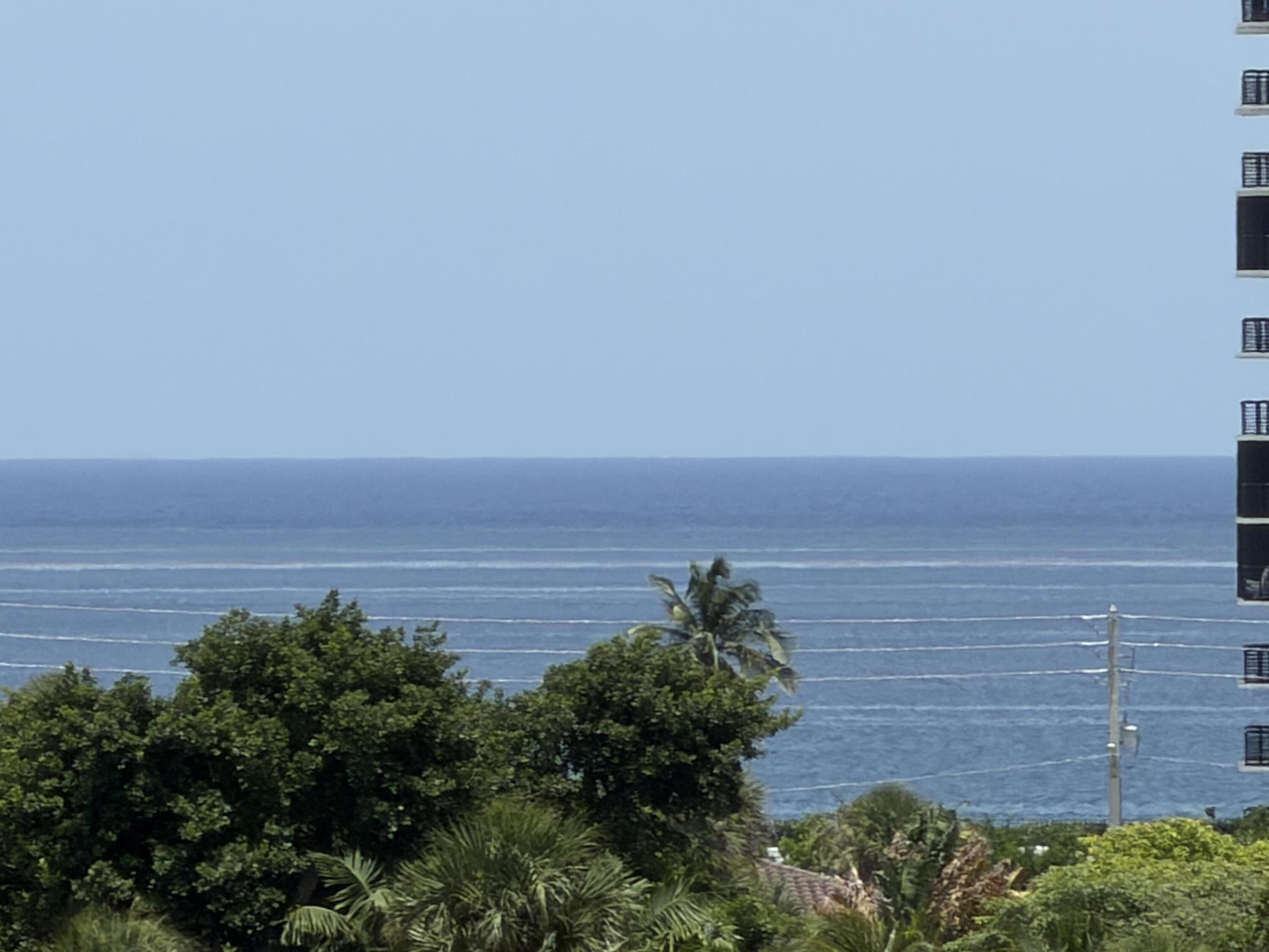 ROYAL PALM RESIDENCES - Residential