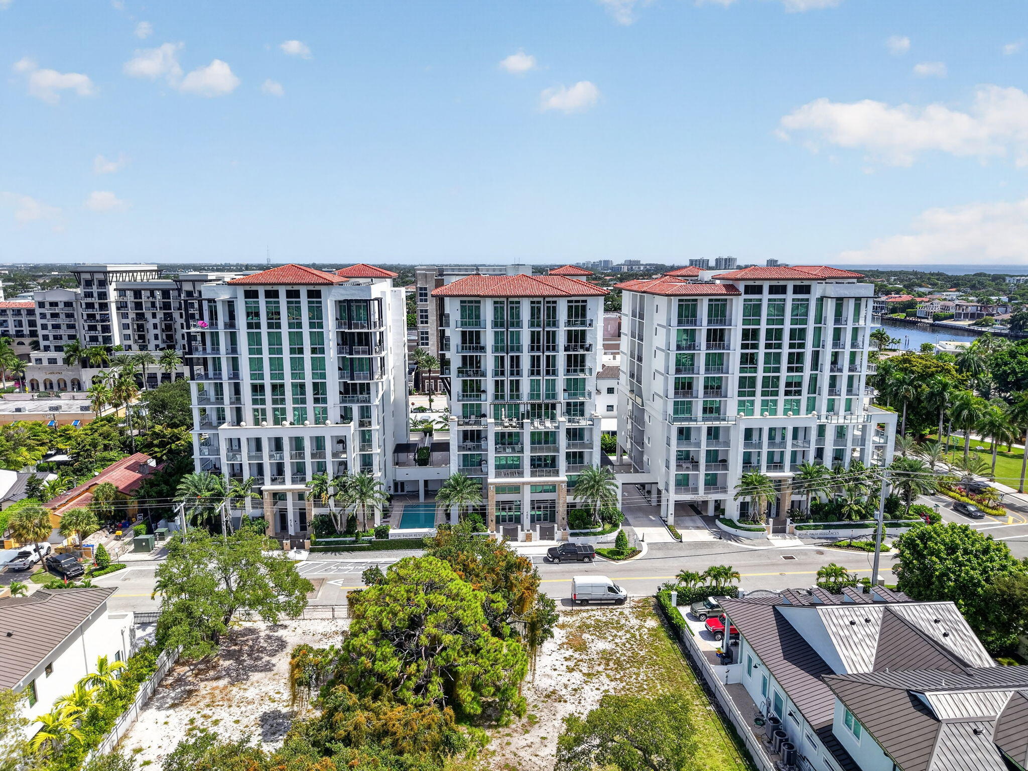 ROYAL PALM RESIDENCES - Residential