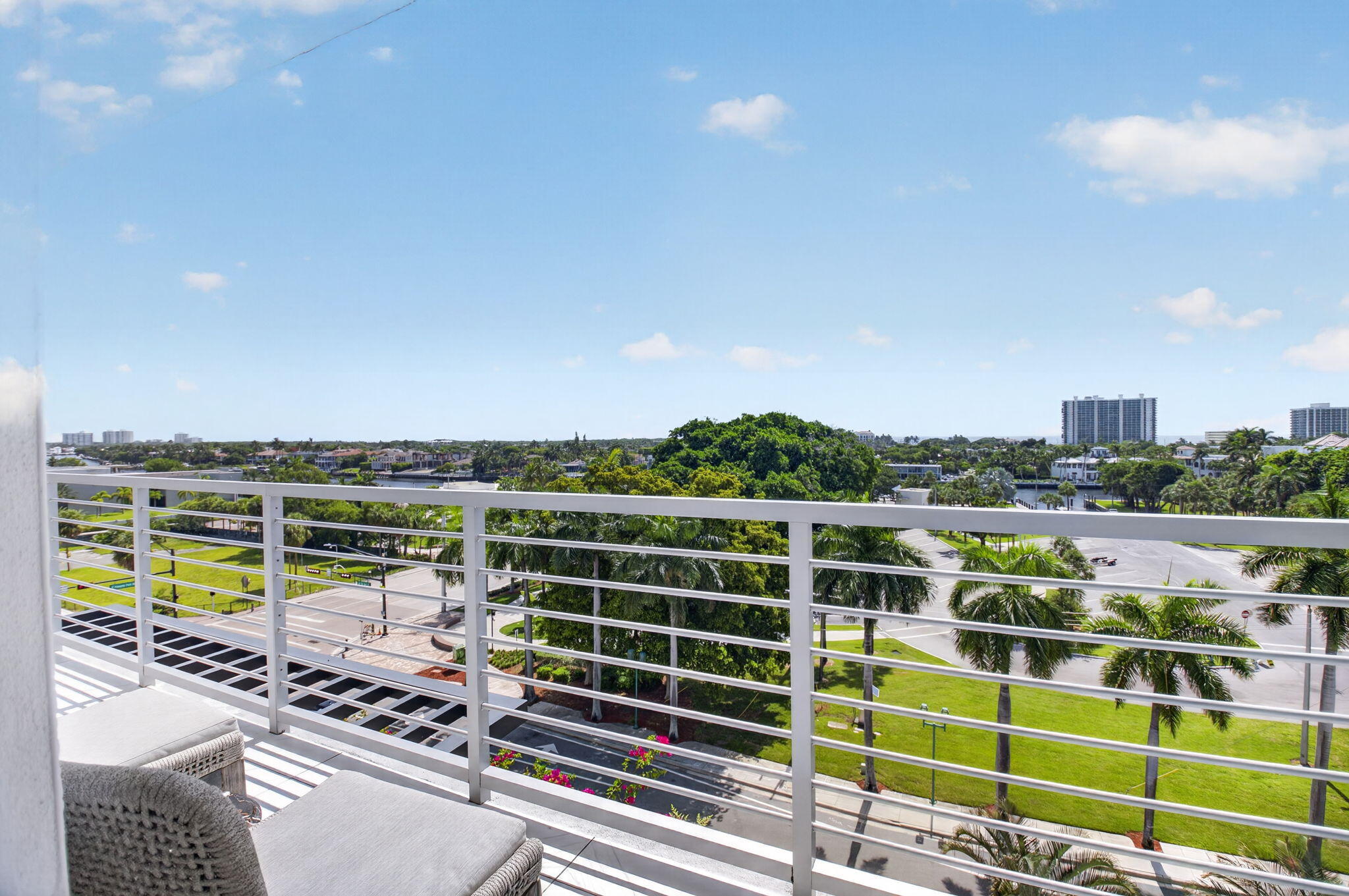 ROYAL PALM RESIDENCES - Residential