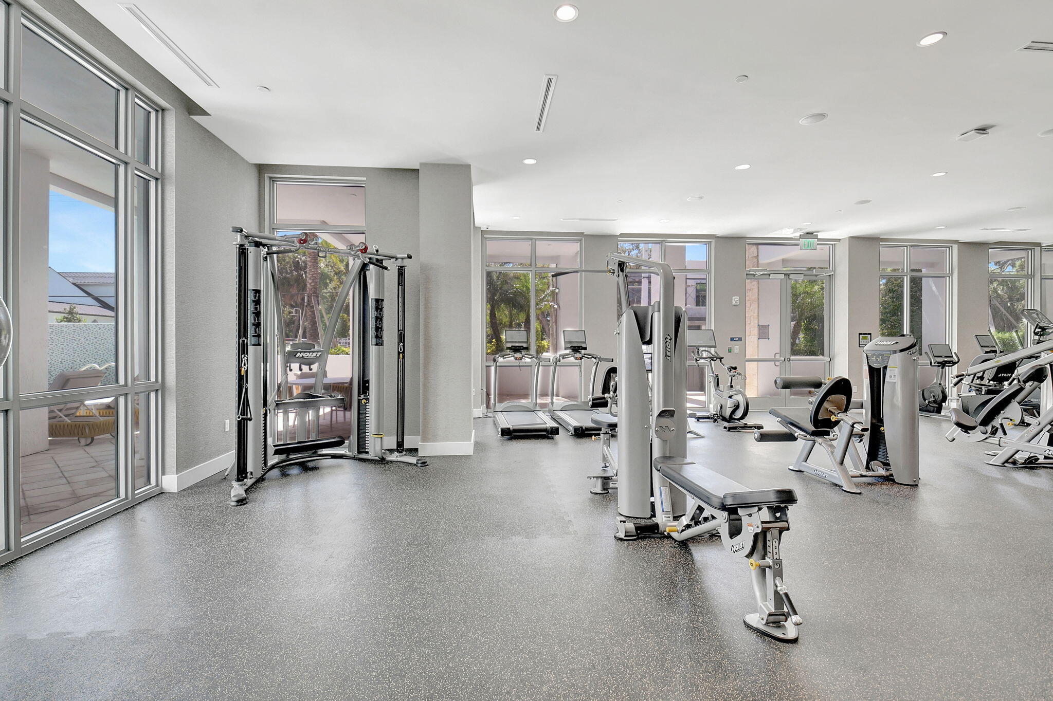 ROYAL PALM RESIDENCES - Residential