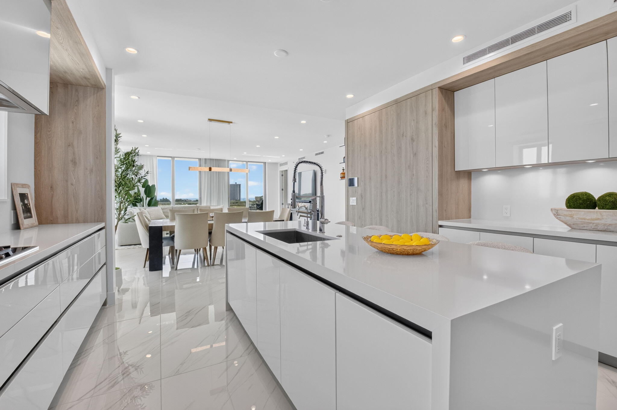 ROYAL PALM RESIDENCES - Residential