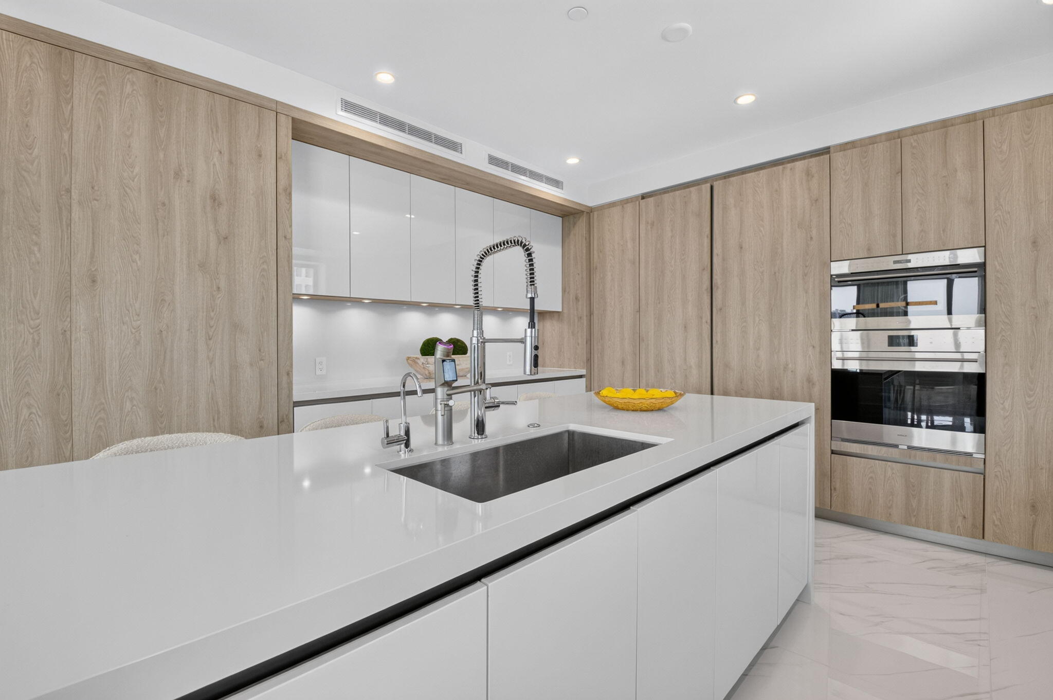 ROYAL PALM RESIDENCES - Residential