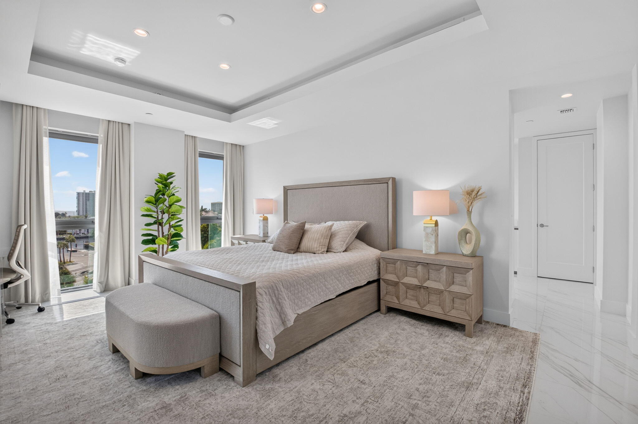 ROYAL PALM RESIDENCES - Residential