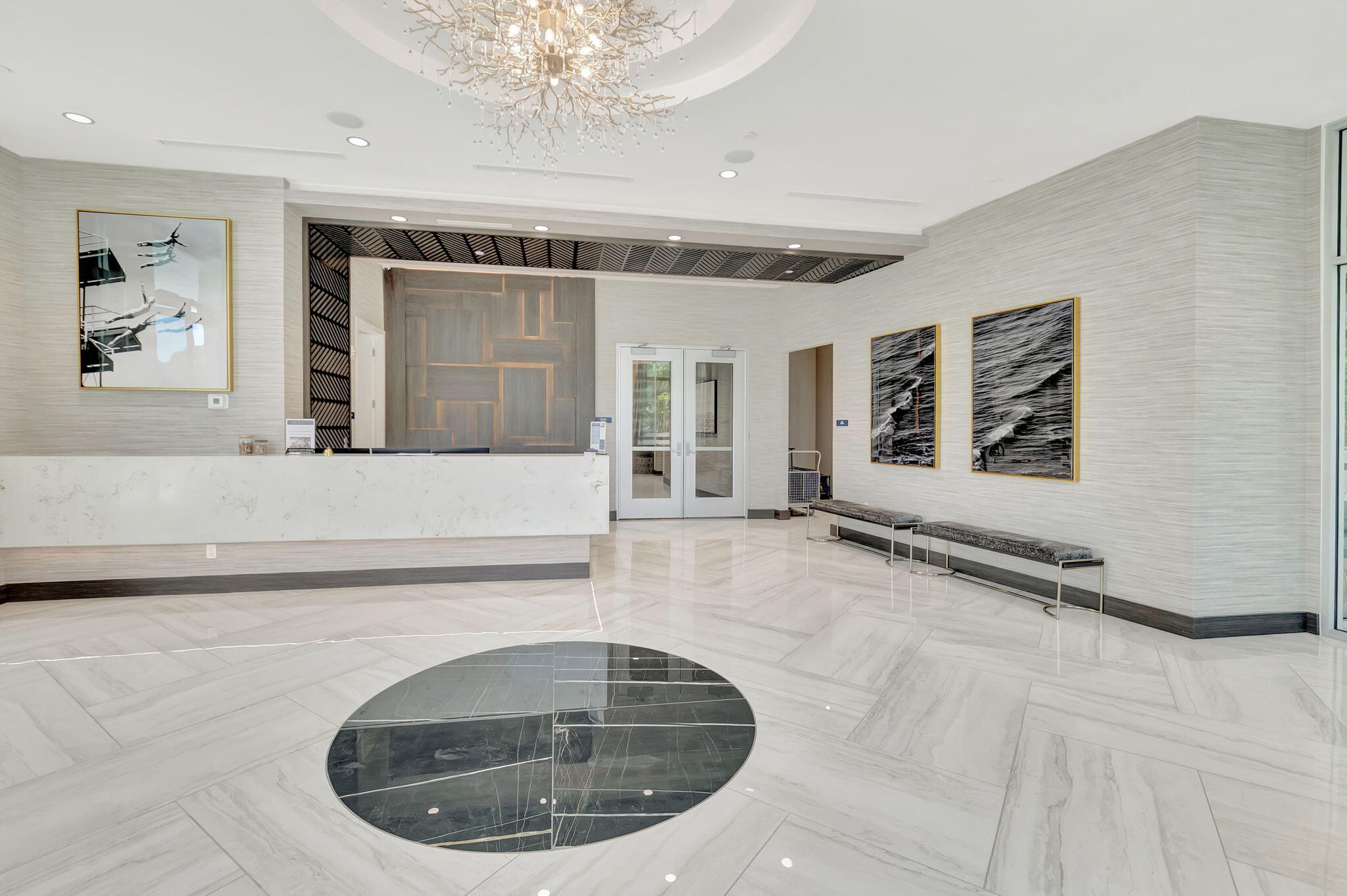ROYAL PALM RESIDENCES - Residential
