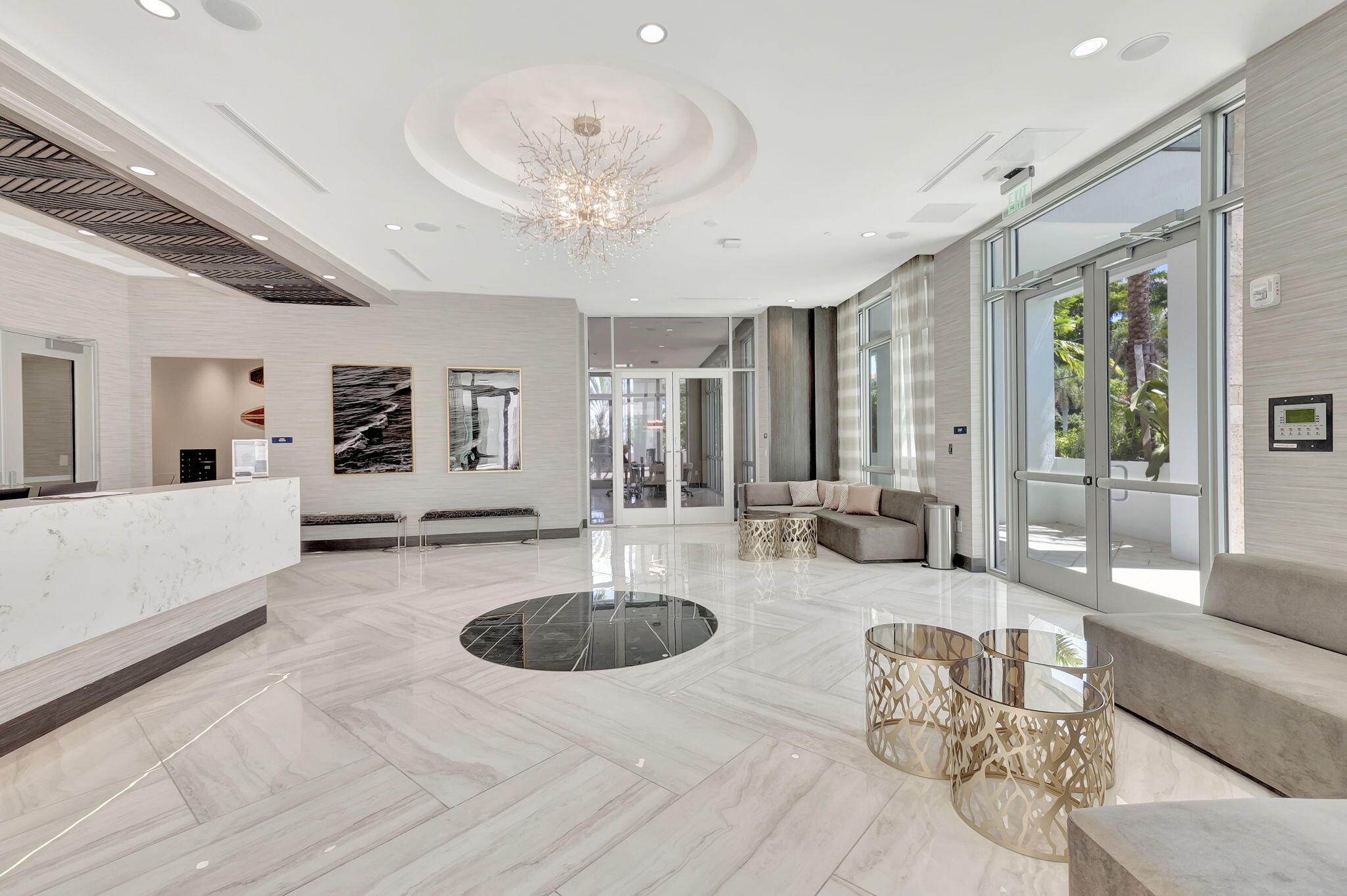 ROYAL PALM RESIDENCES - Residential