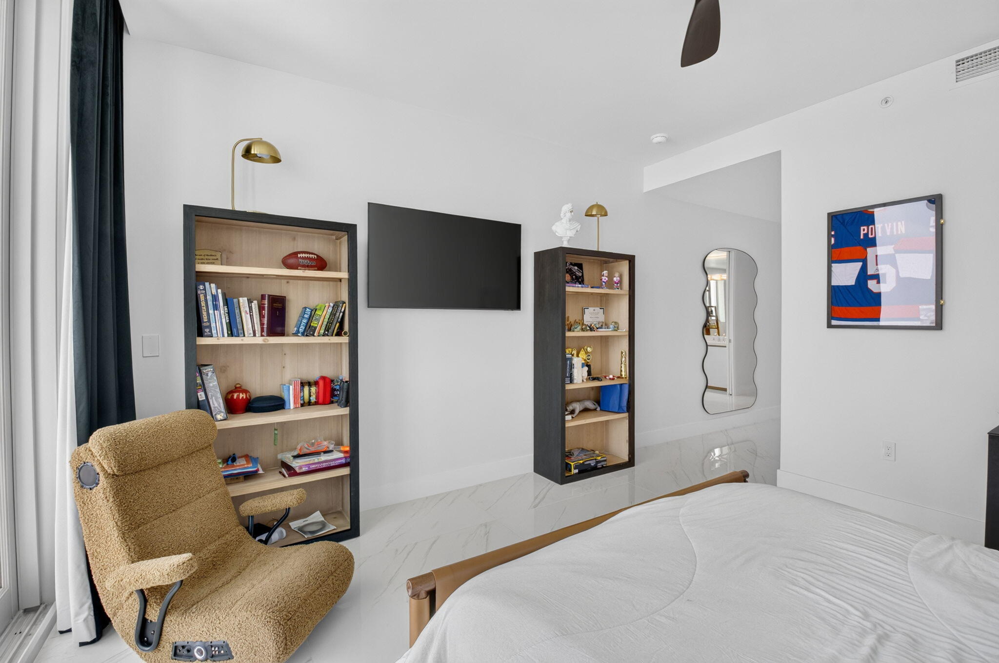 ROYAL PALM RESIDENCES - Residential