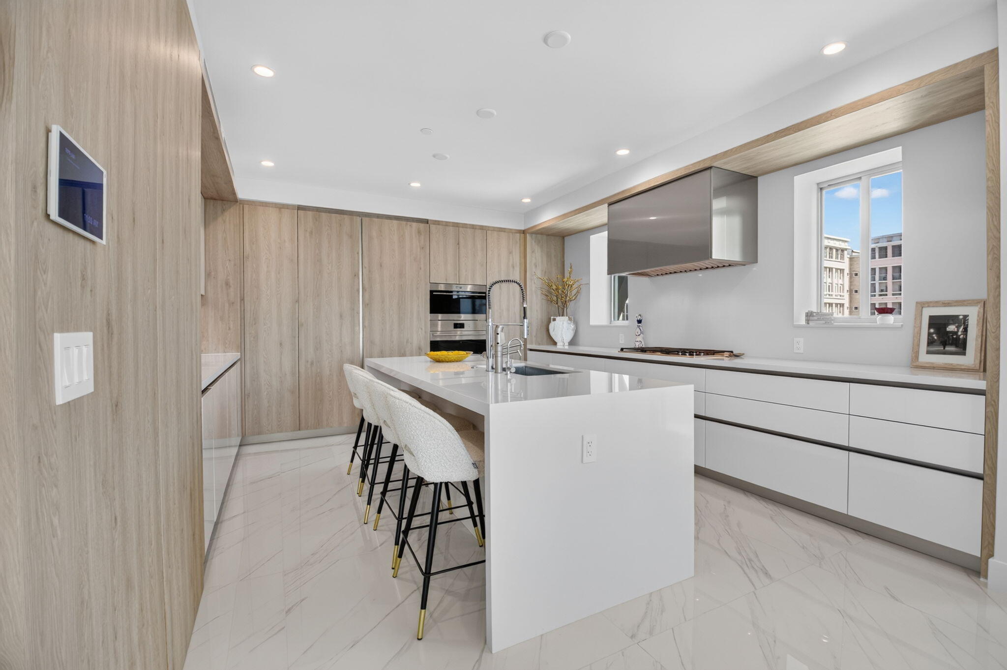 ROYAL PALM RESIDENCES - Residential