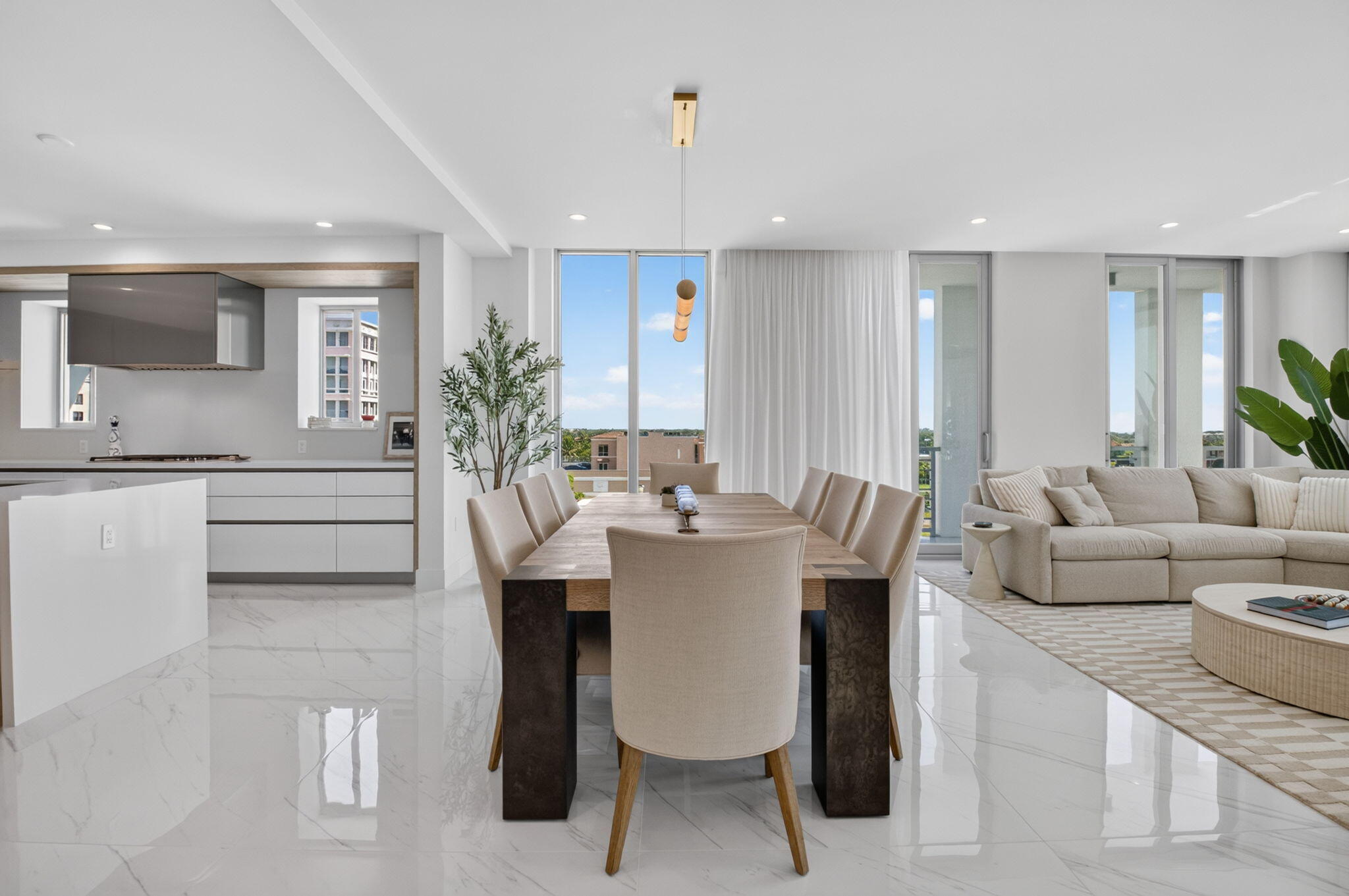 ROYAL PALM RESIDENCES - Residential