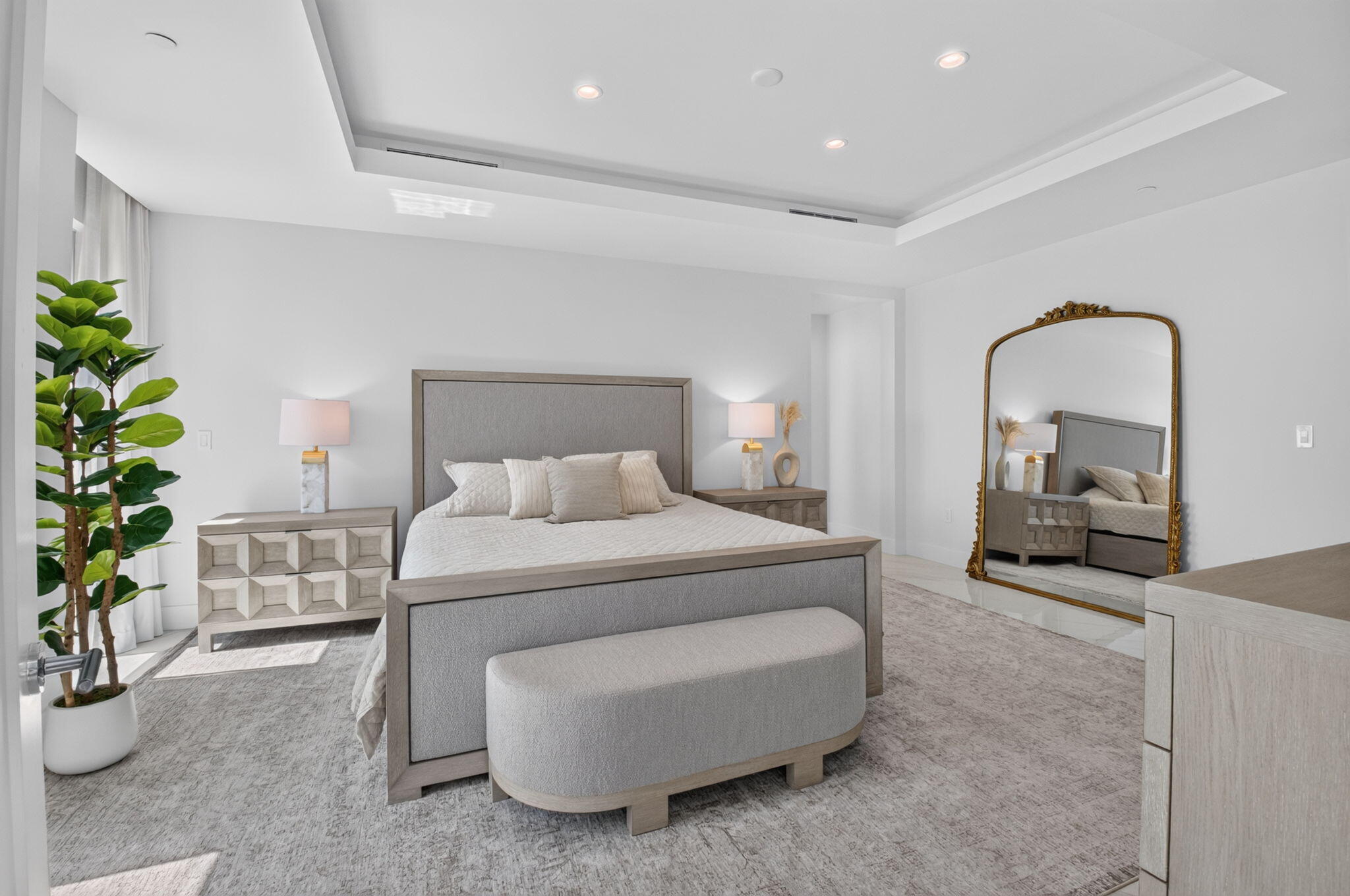ROYAL PALM RESIDENCES - Residential