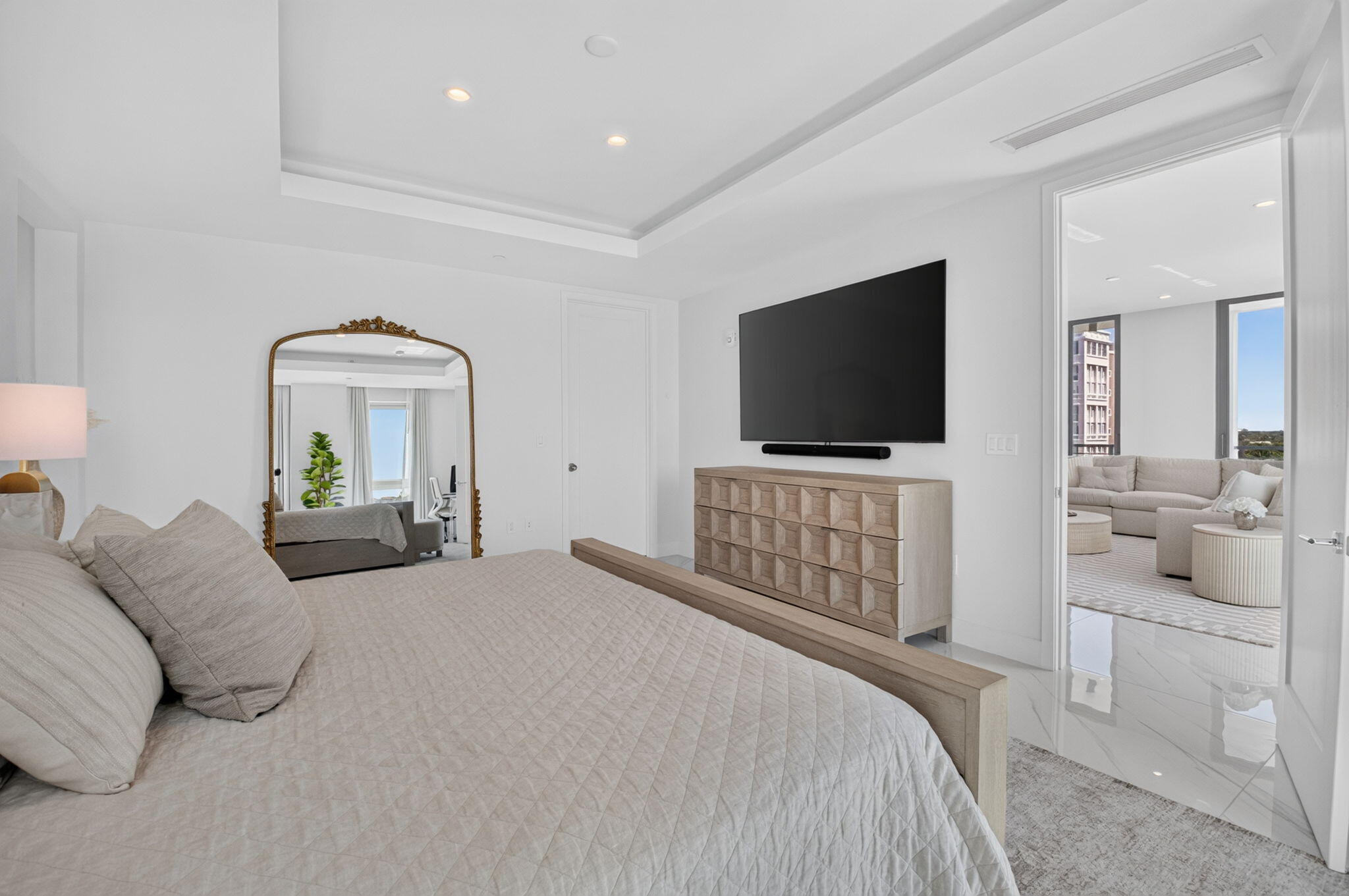 ROYAL PALM RESIDENCES - Residential