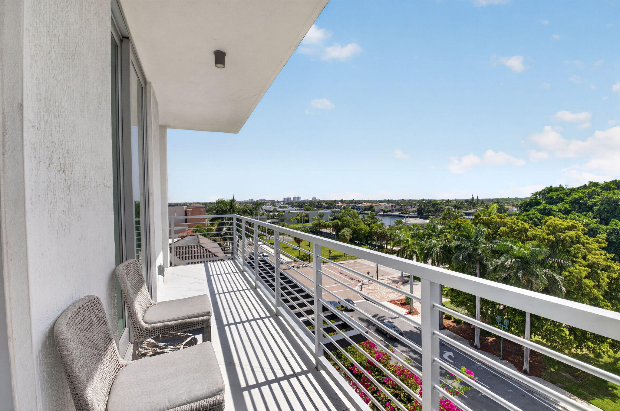 ROYAL PALM RESIDENCES - Residential