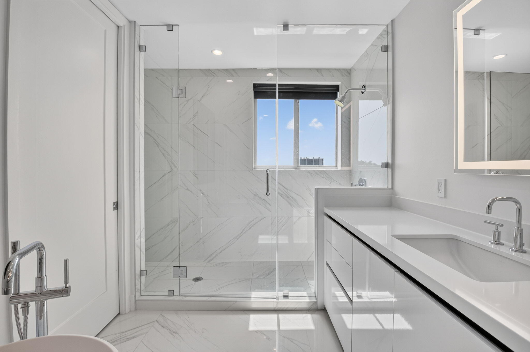 ROYAL PALM RESIDENCES - Residential