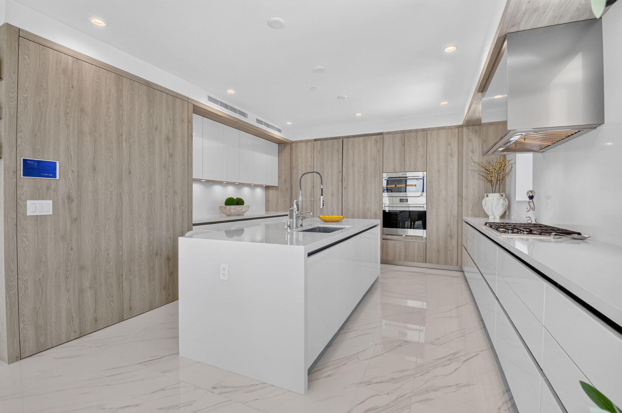 ROYAL PALM RESIDENCES - Residential
