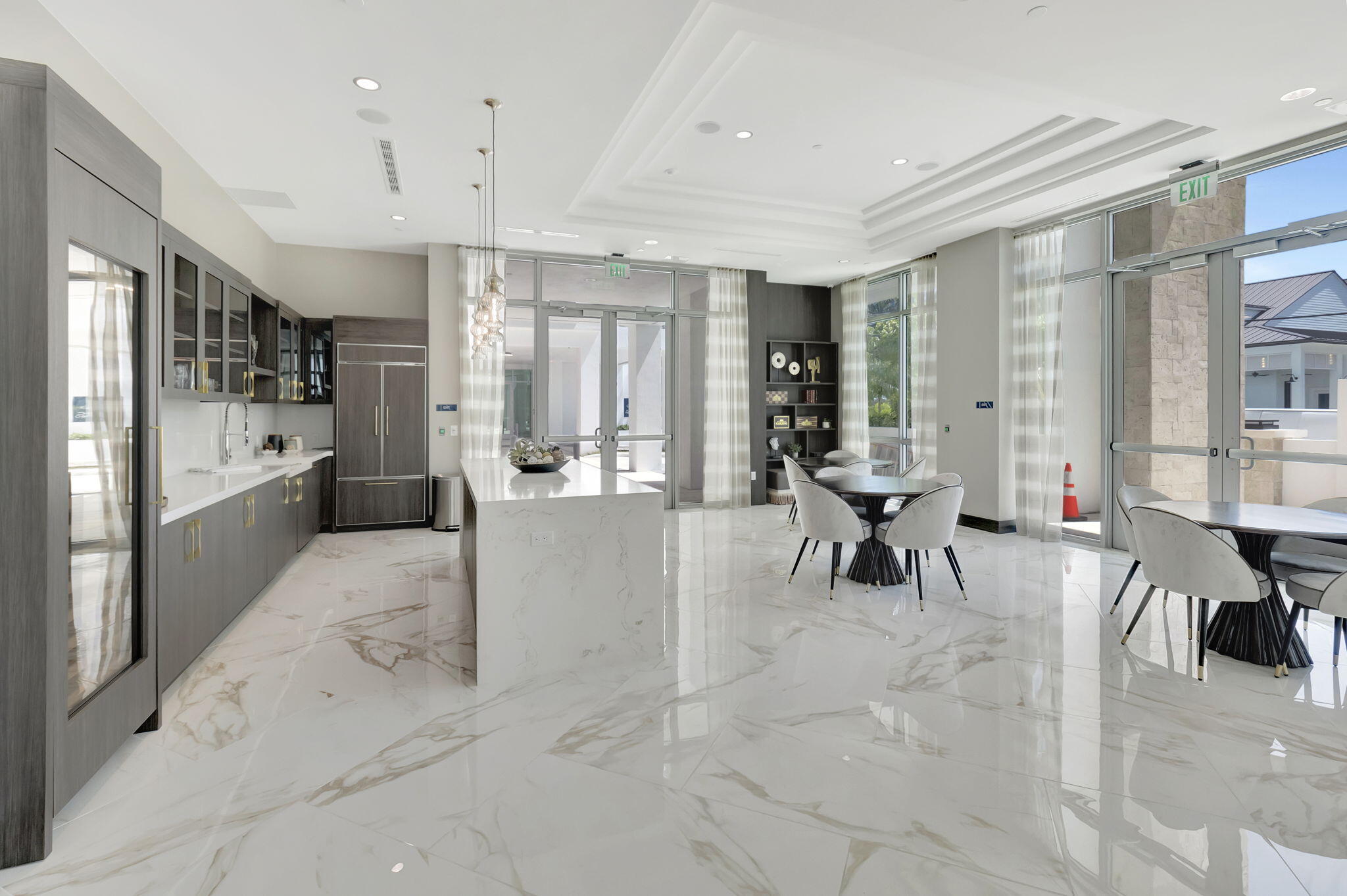 ROYAL PALM RESIDENCES - Residential