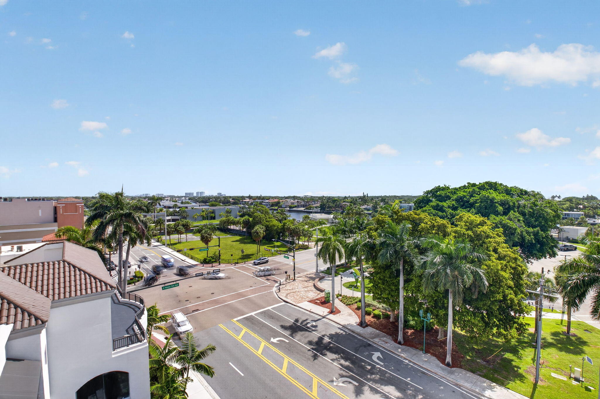 ROYAL PALM RESIDENCES - Residential