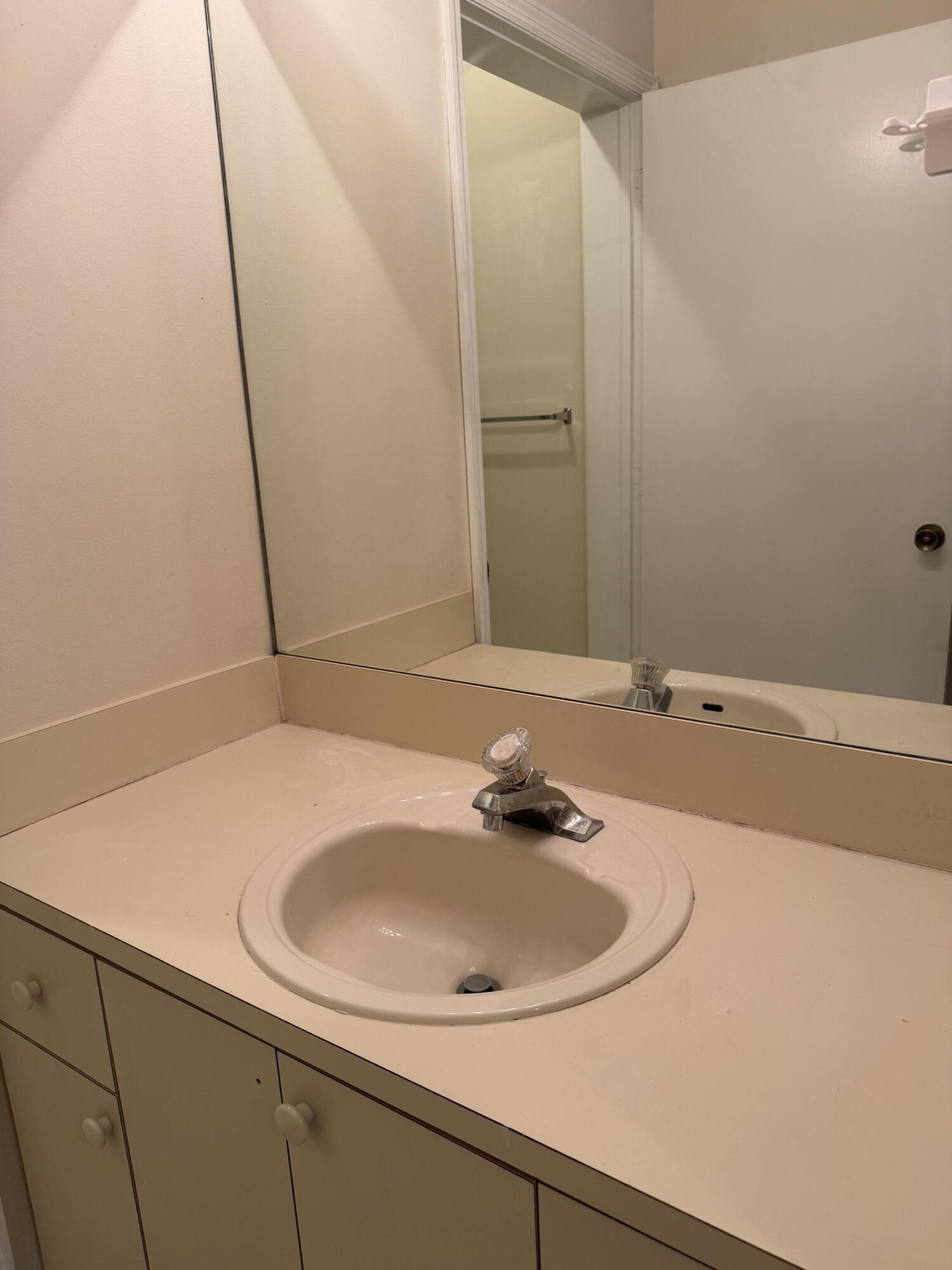 HAMPTON ISLES CONDO - Residential Lease
