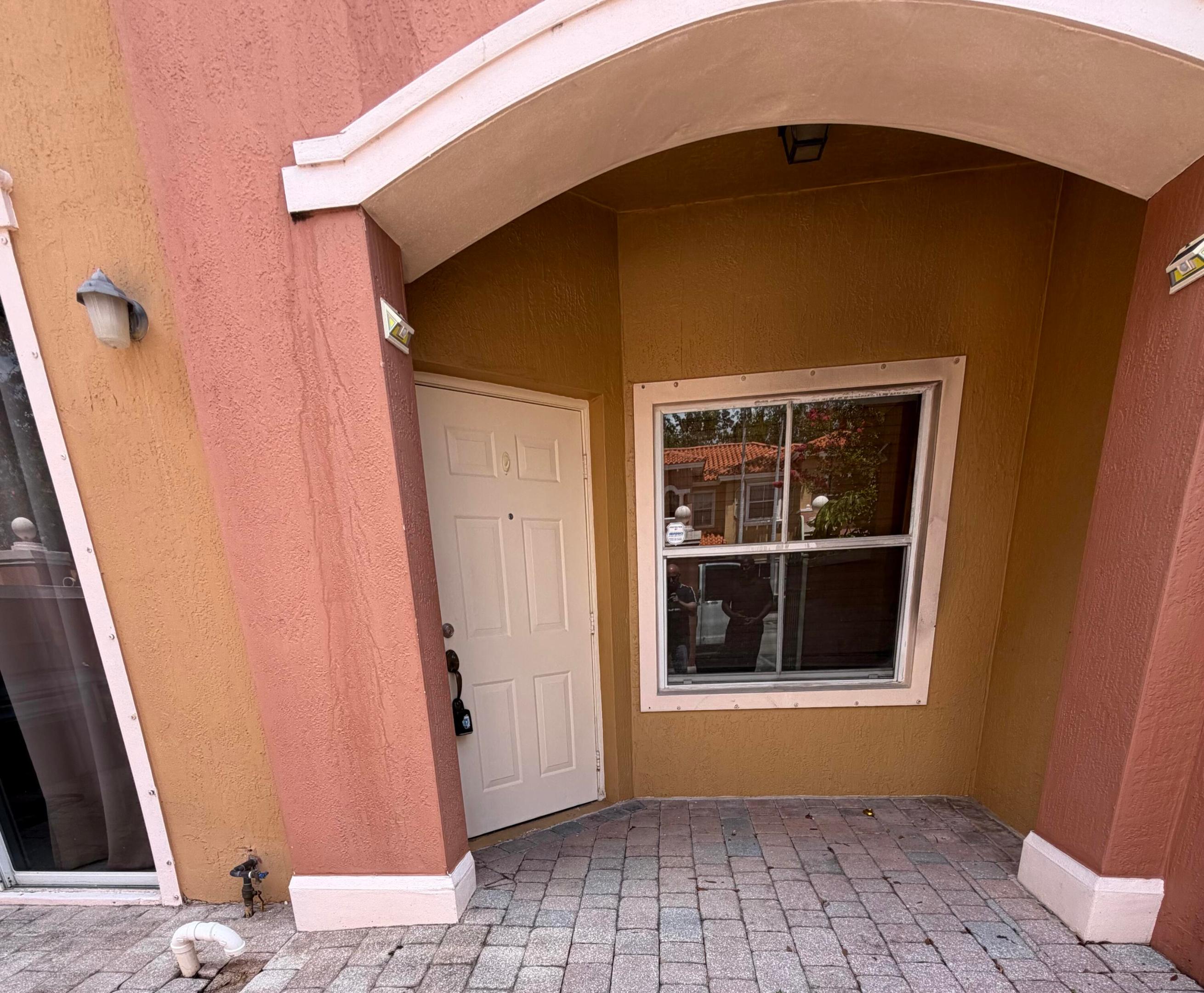 HAMPTON ISLES CONDO - Residential Lease