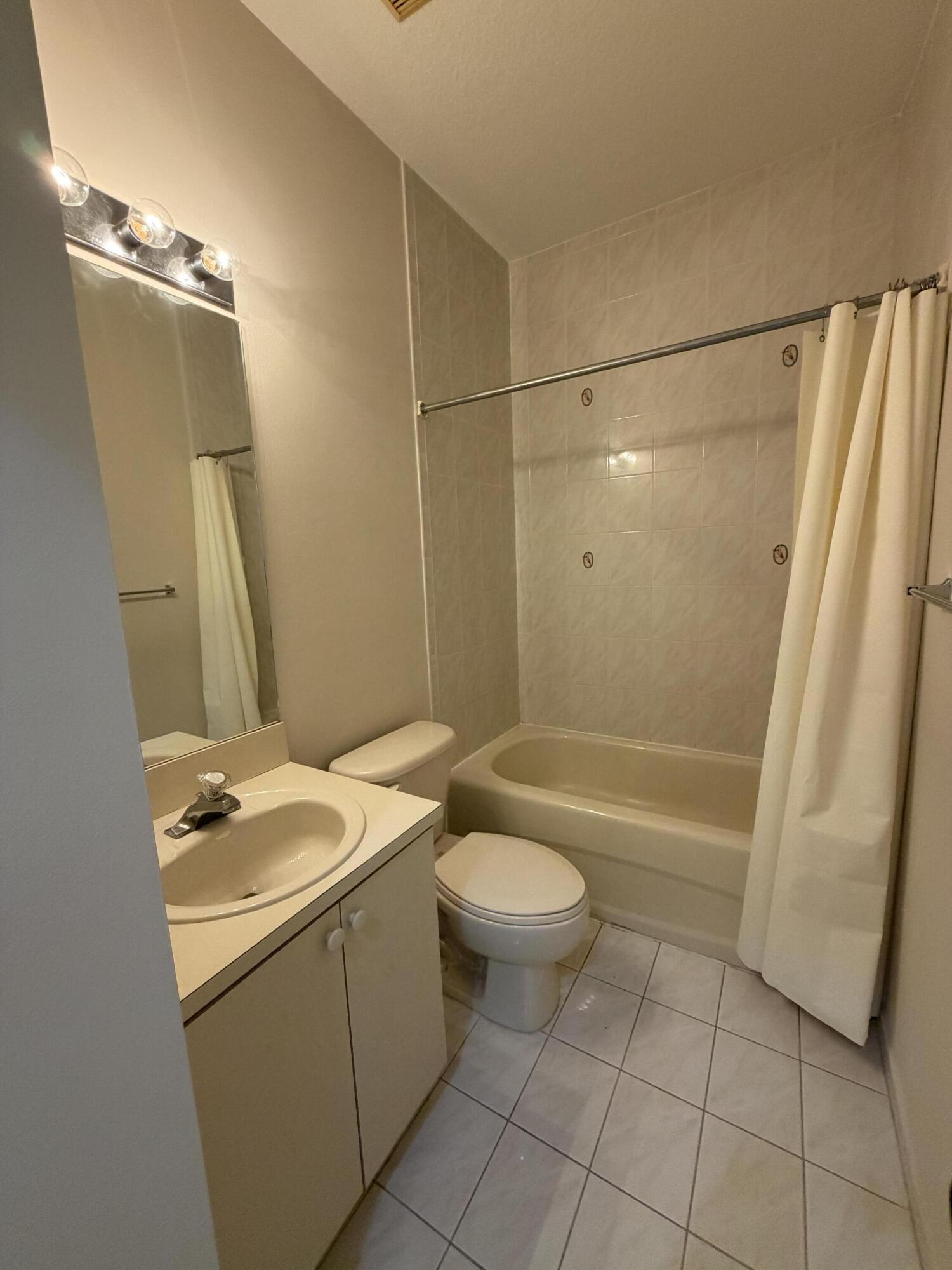 HAMPTON ISLES CONDO - Residential Lease