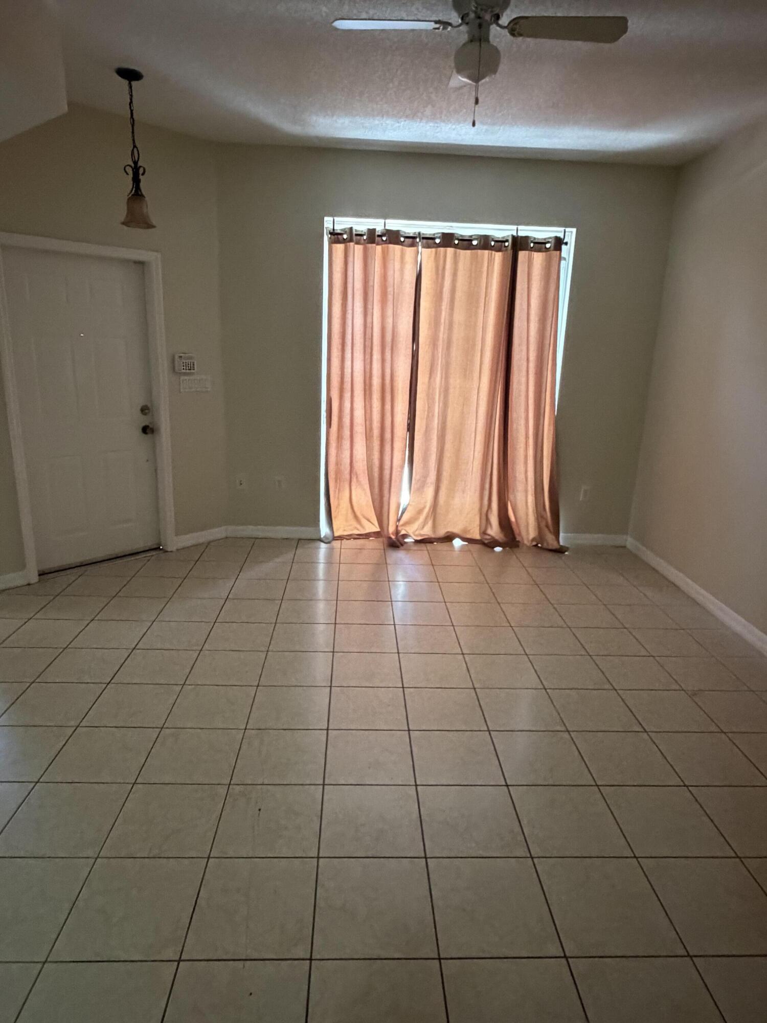 HAMPTON ISLES CONDO - Residential Lease