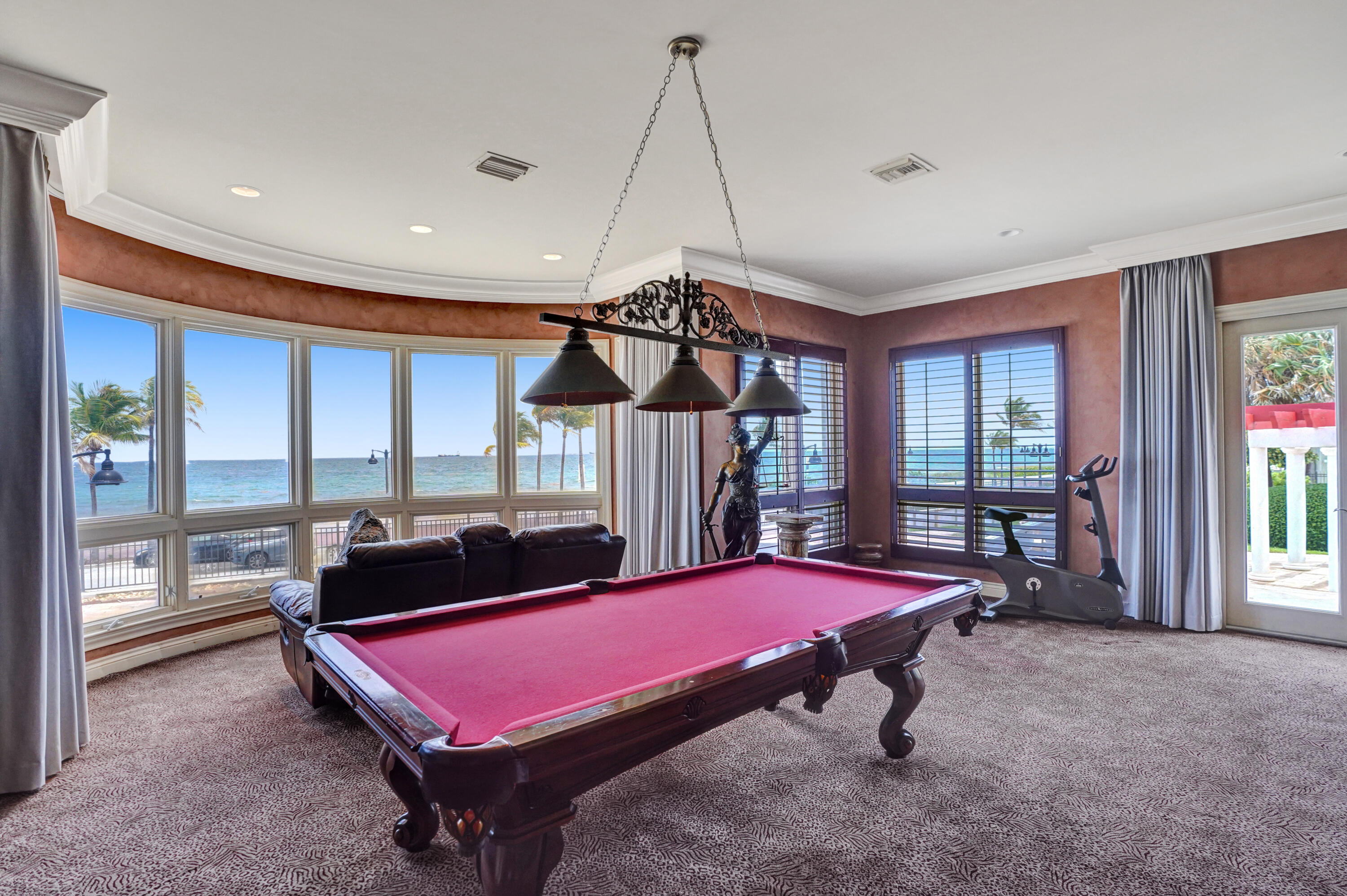 LAS OLAS BY THE SEA EXT - Residential