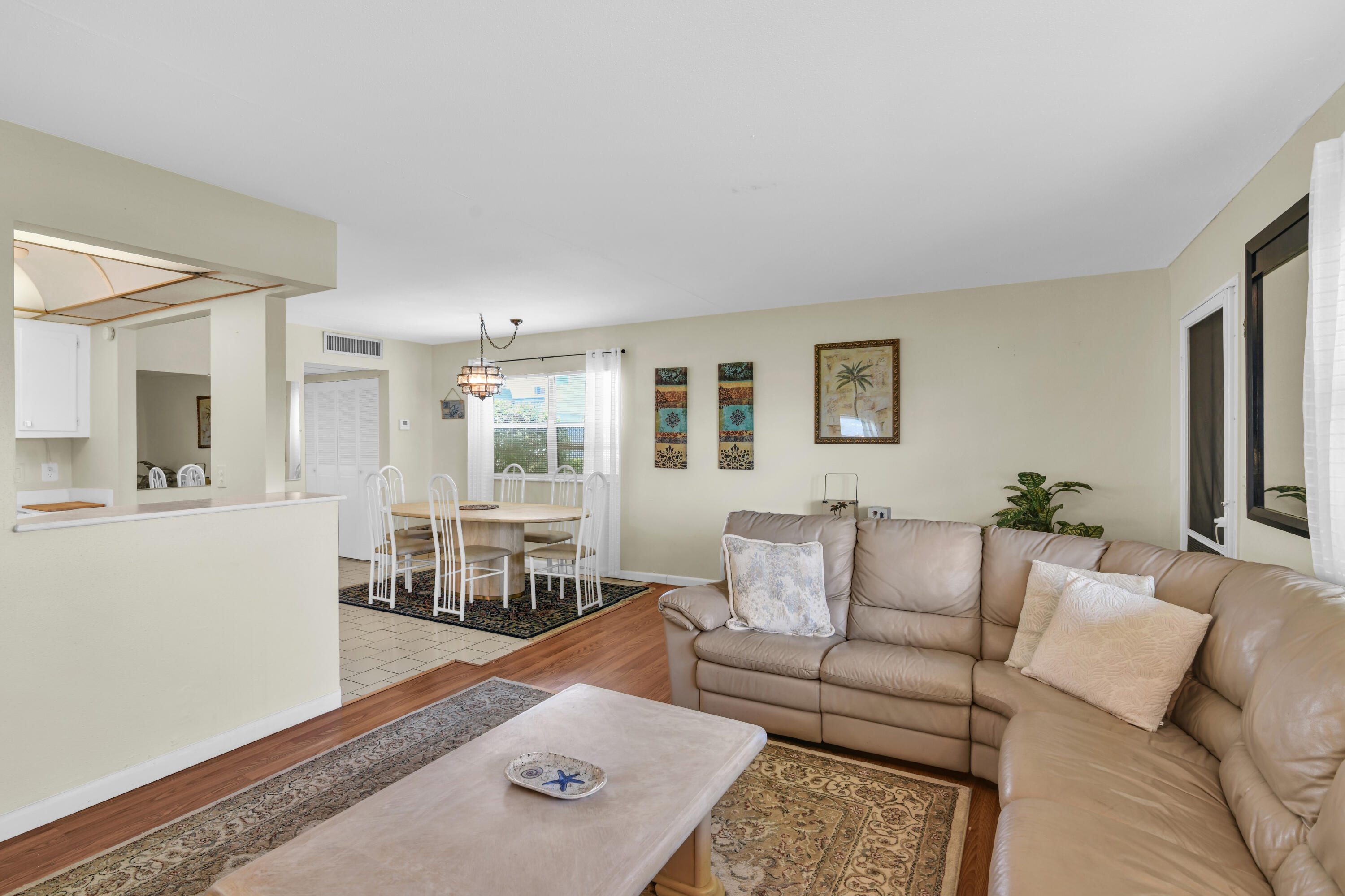 KINGS POINT SAXONY CONDOS - Residential