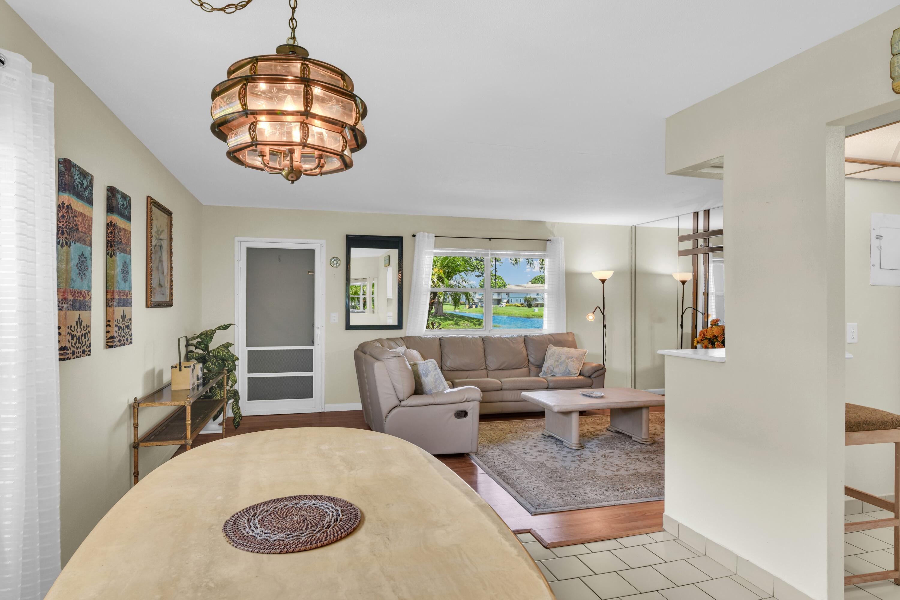KINGS POINT SAXONY CONDOS - Residential