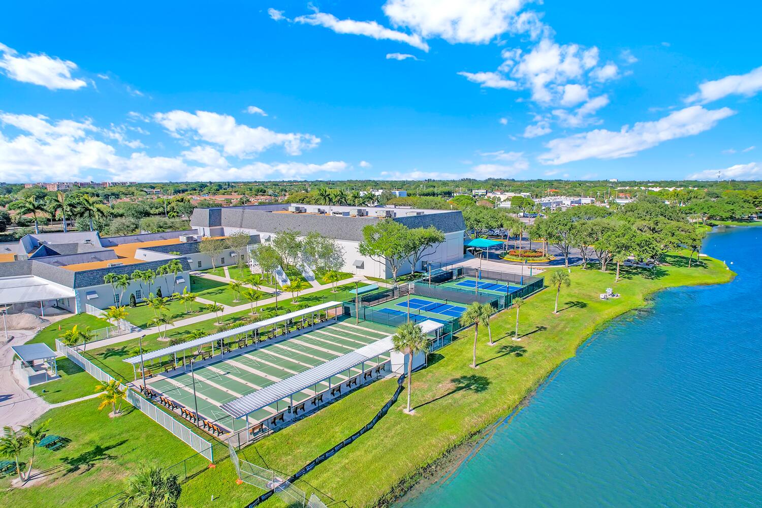 KINGS POINT SAXONY CONDOS - Residential