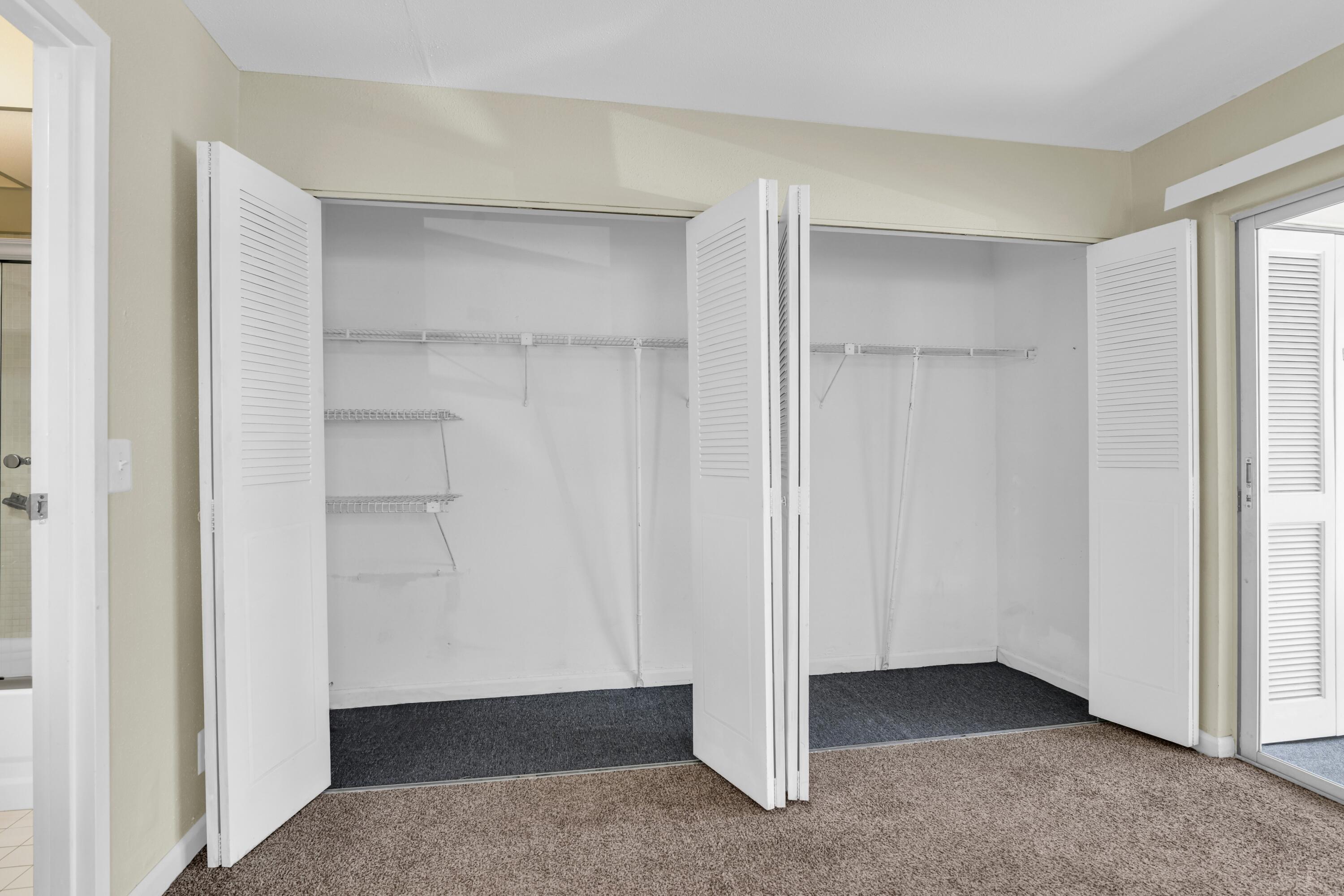KINGS POINT SAXONY CONDOS - Residential