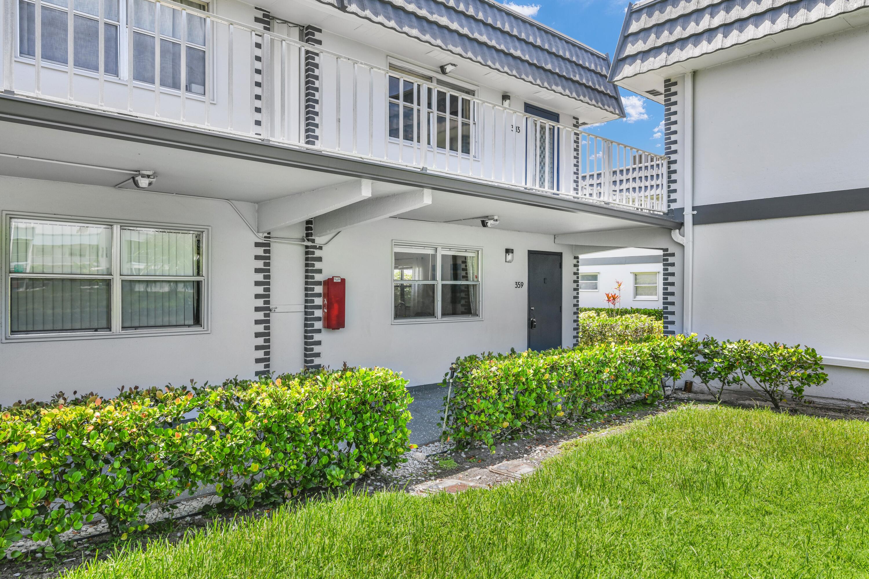 KINGS POINT SAXONY CONDOS - Residential