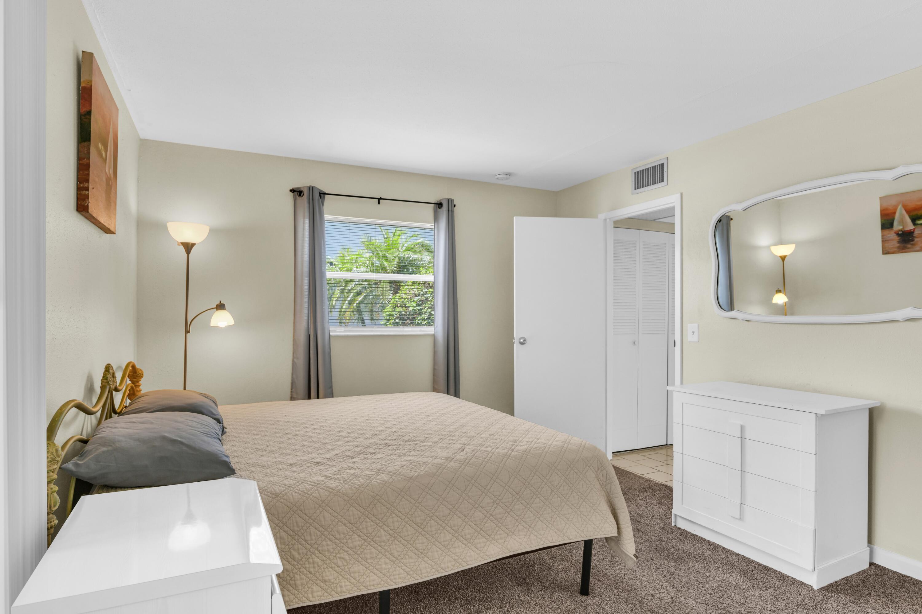 KINGS POINT SAXONY CONDOS - Residential