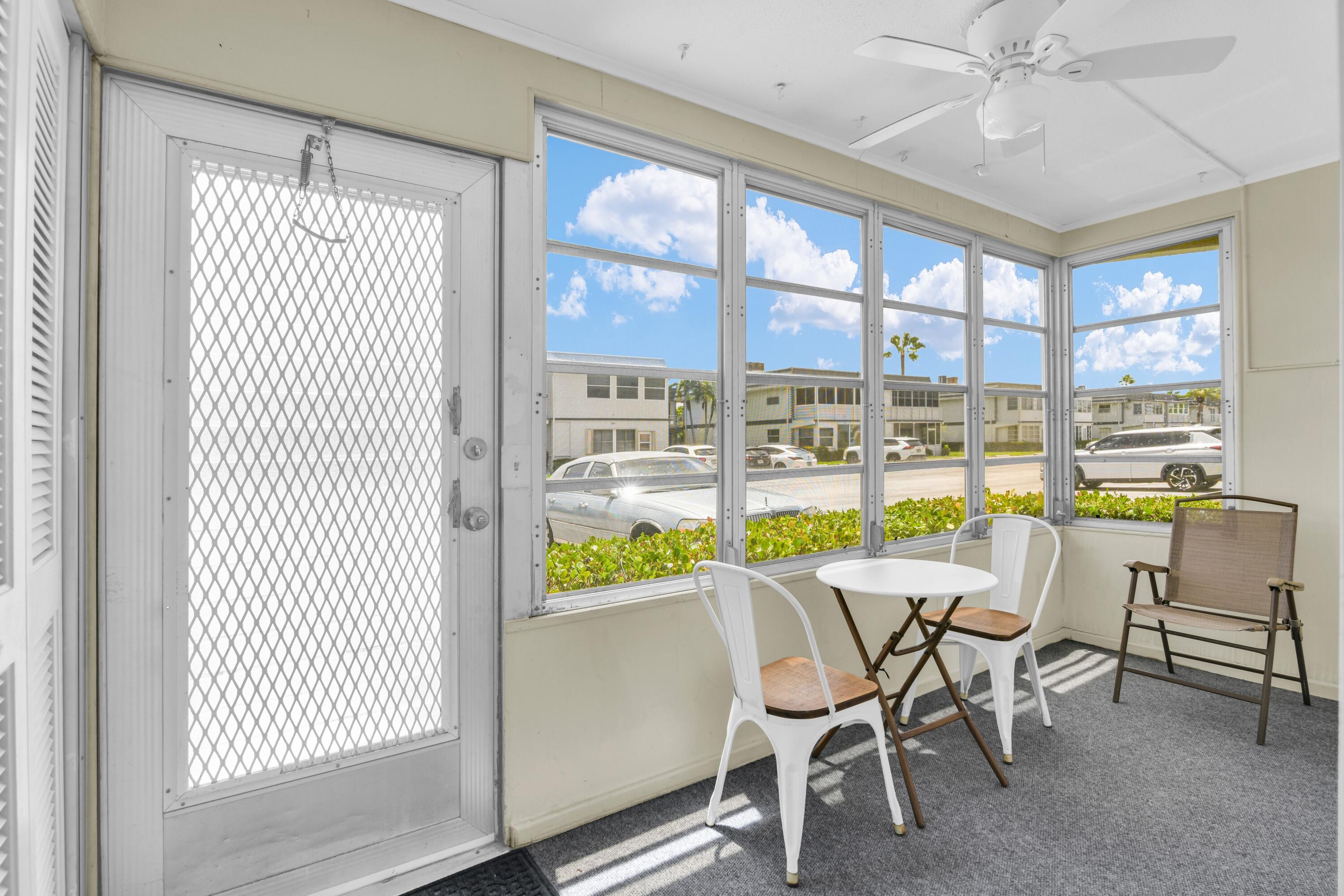 KINGS POINT SAXONY CONDOS - Residential