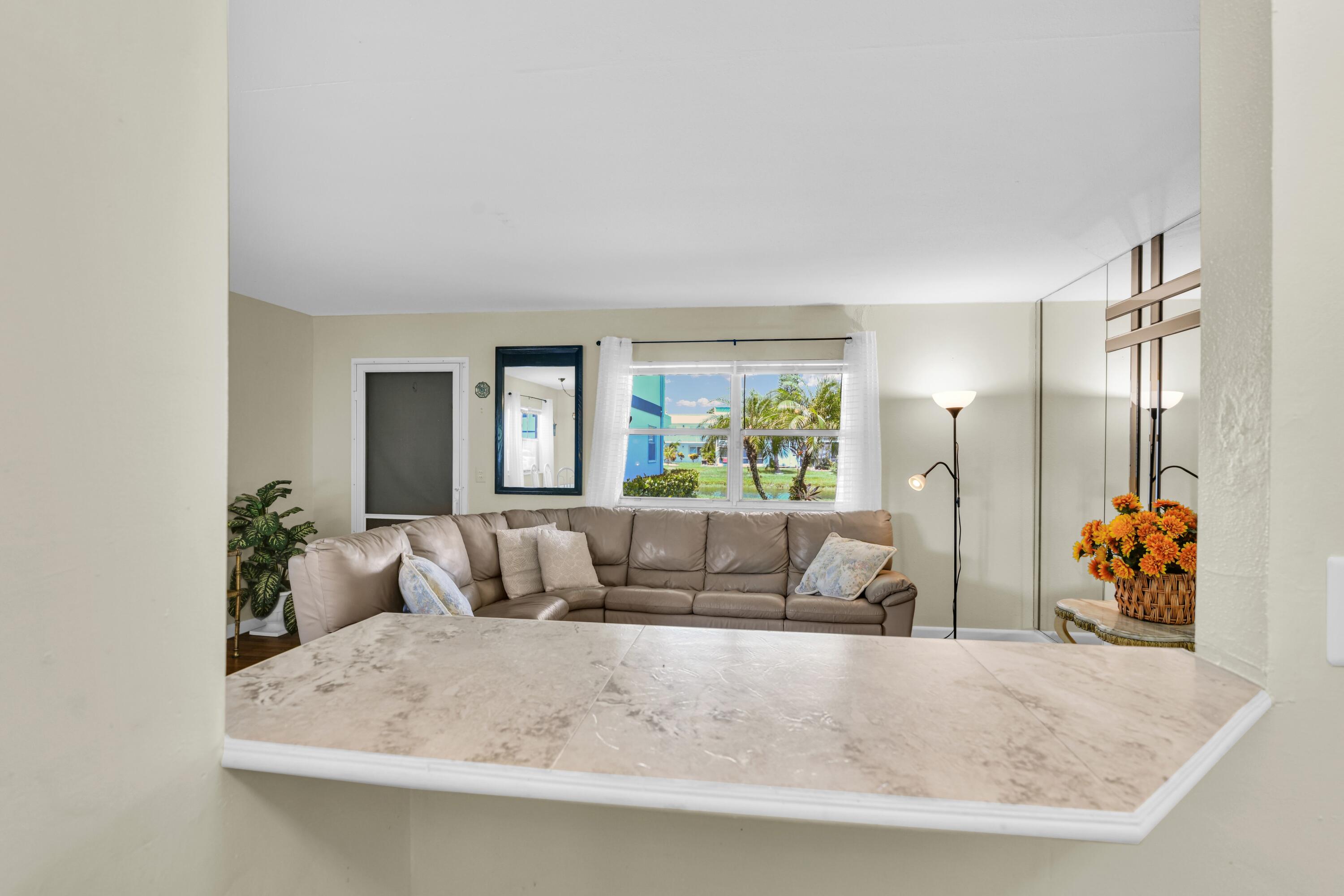 KINGS POINT SAXONY CONDOS - Residential