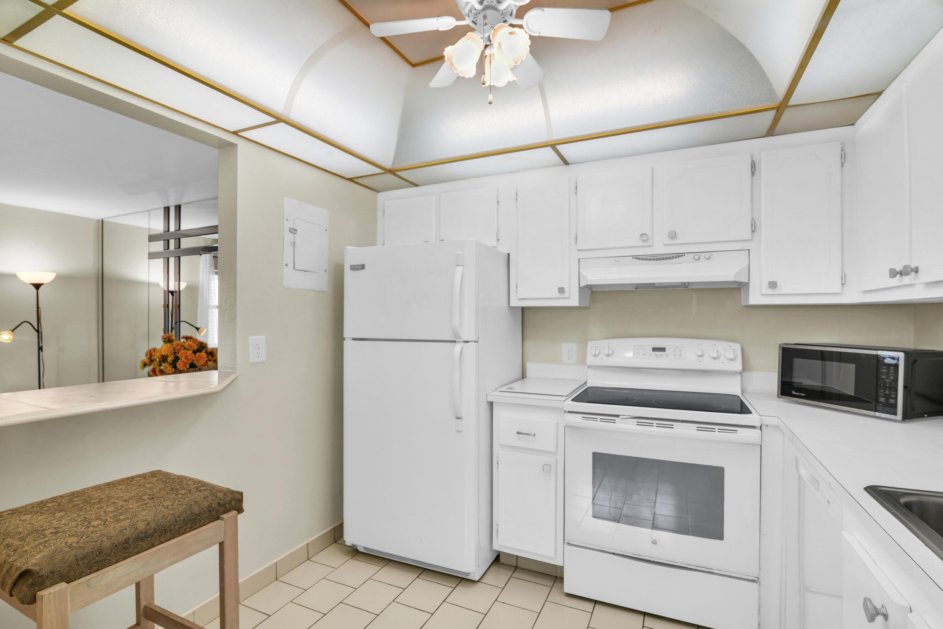 KINGS POINT SAXONY CONDOS - Residential