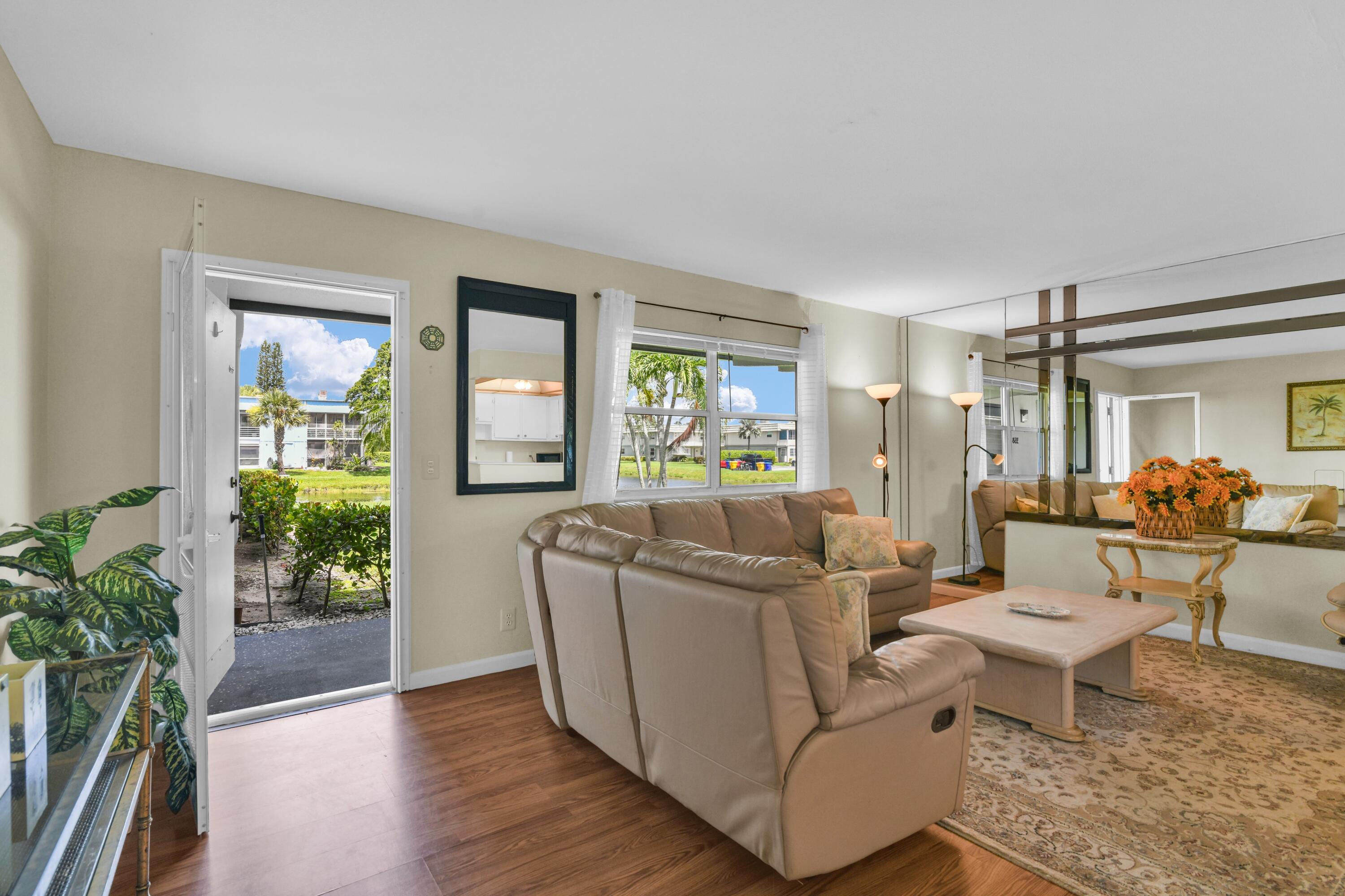 KINGS POINT SAXONY CONDOS - Residential