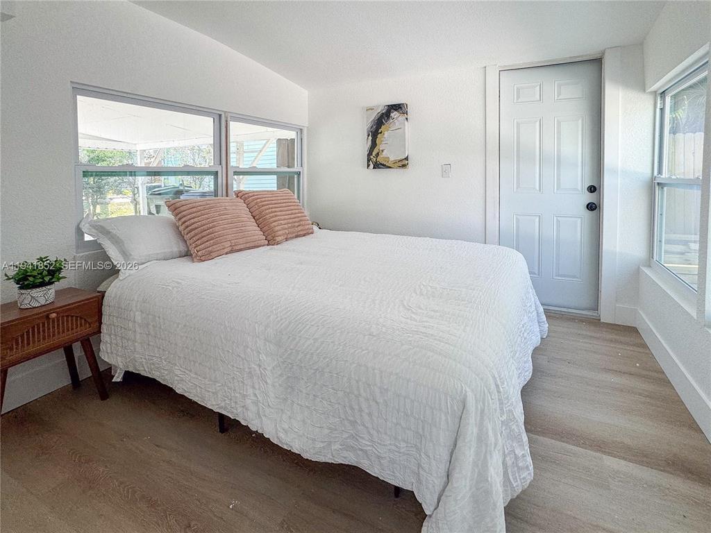 OAKLAND PARK SECOND ADD - Residential Lease
