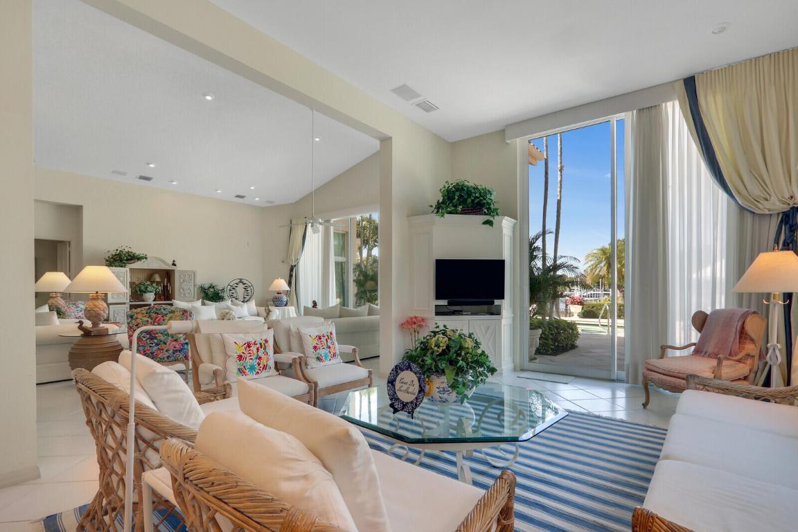 FRENCHMANS CREEK - Residential